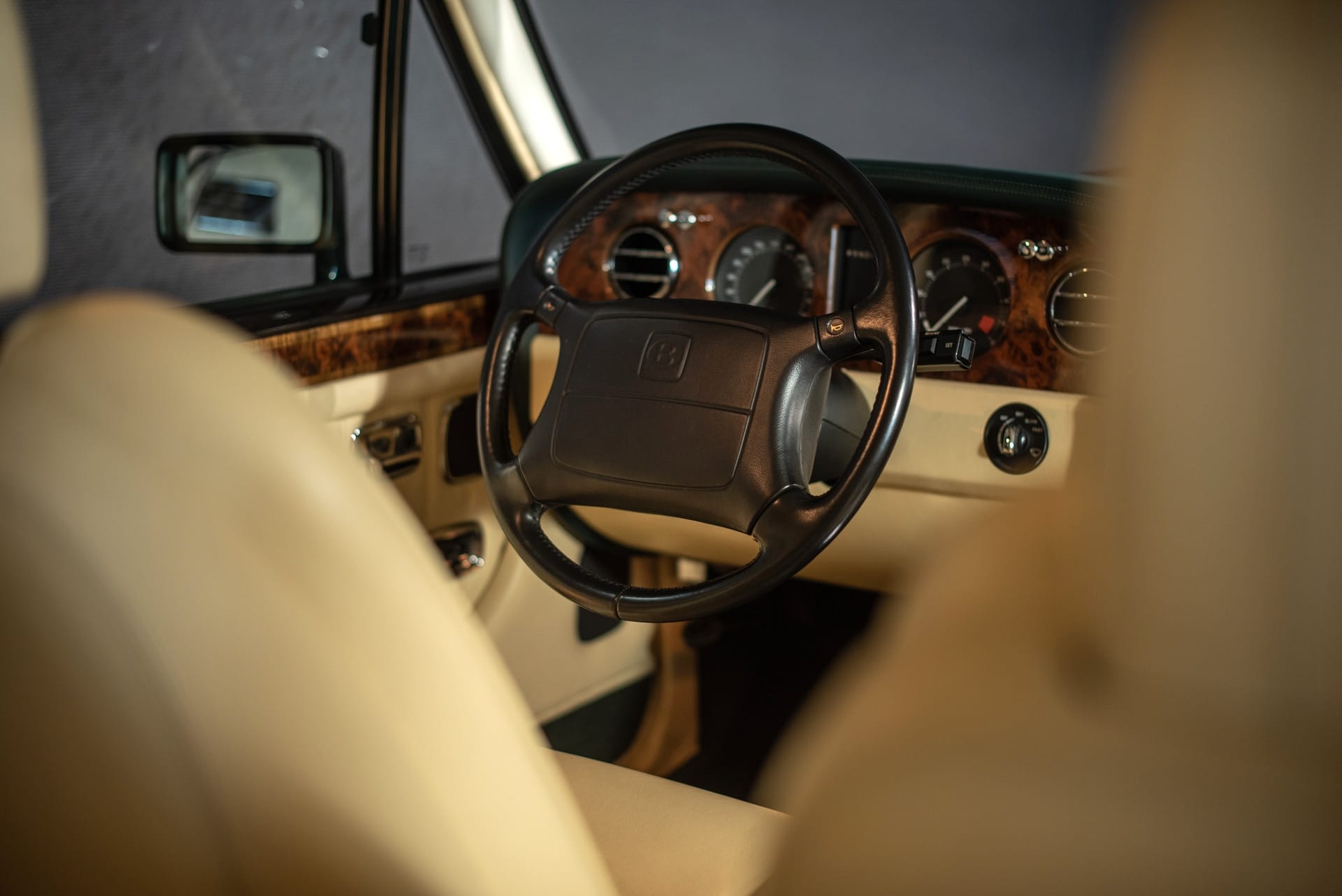 Bentley Turbo R - Photo 17