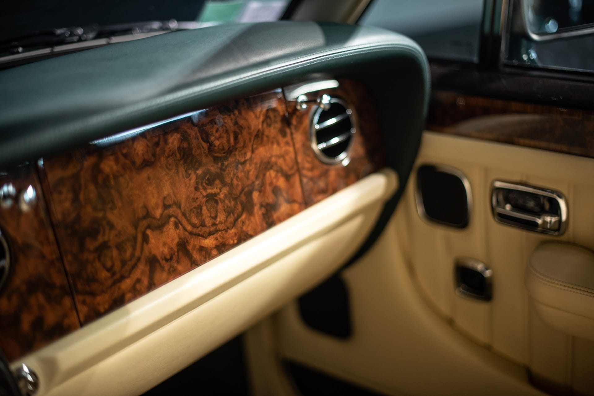 Bentley Turbo R - Photo 24