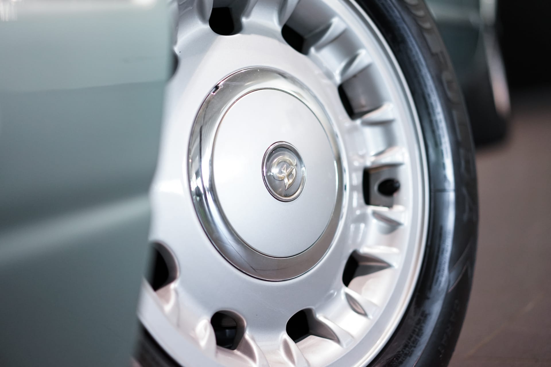 Daimler X300 V8 4.0 LWB - Photo 13