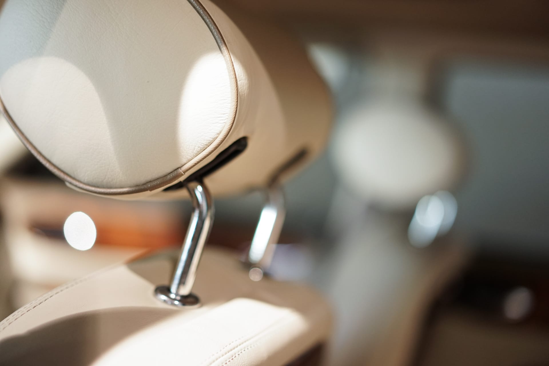 Daimler X300 V8 4.0 LWB - Photo 23