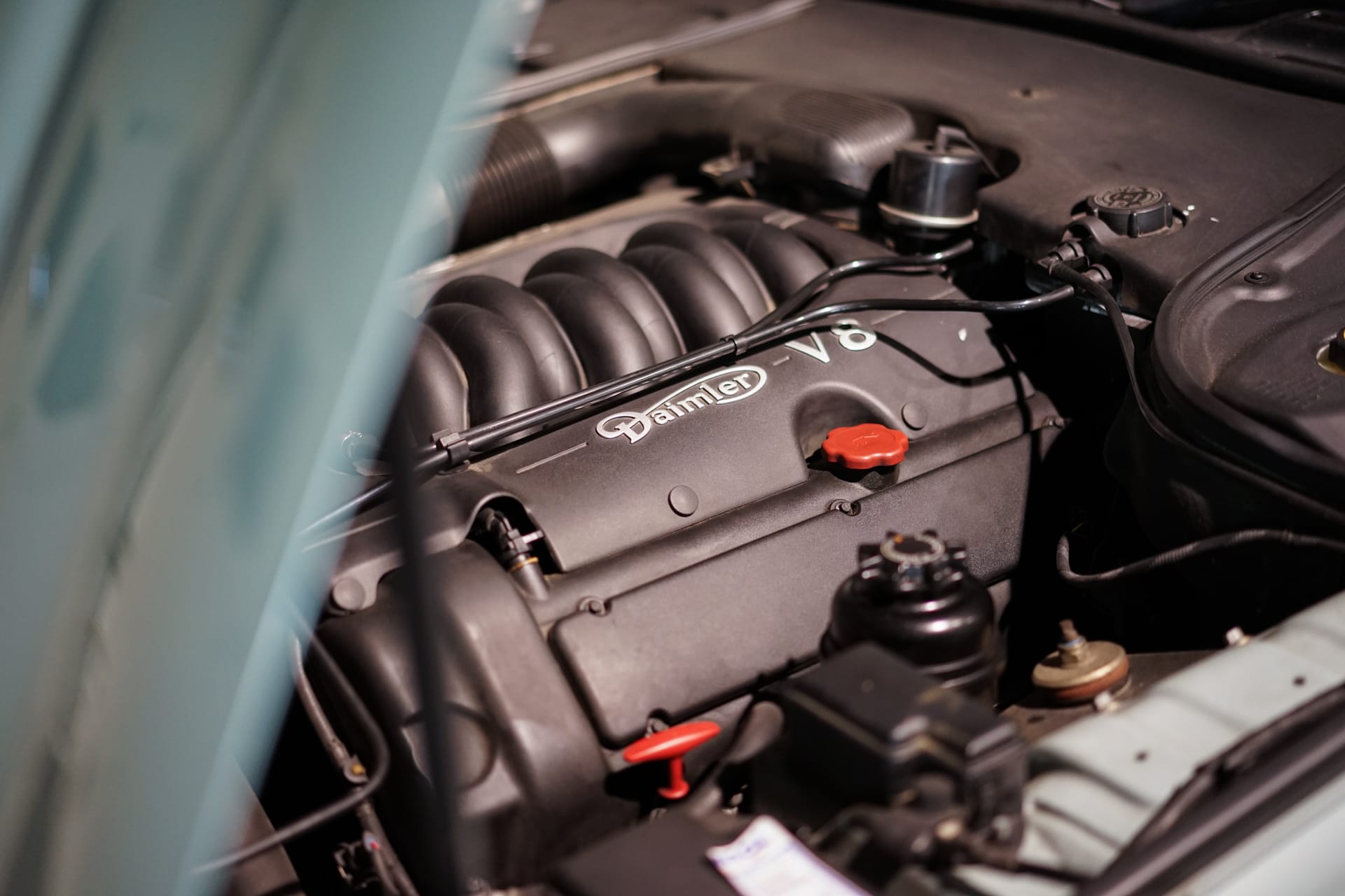 Daimler X300 V8 4.0 LWB - Photo 31