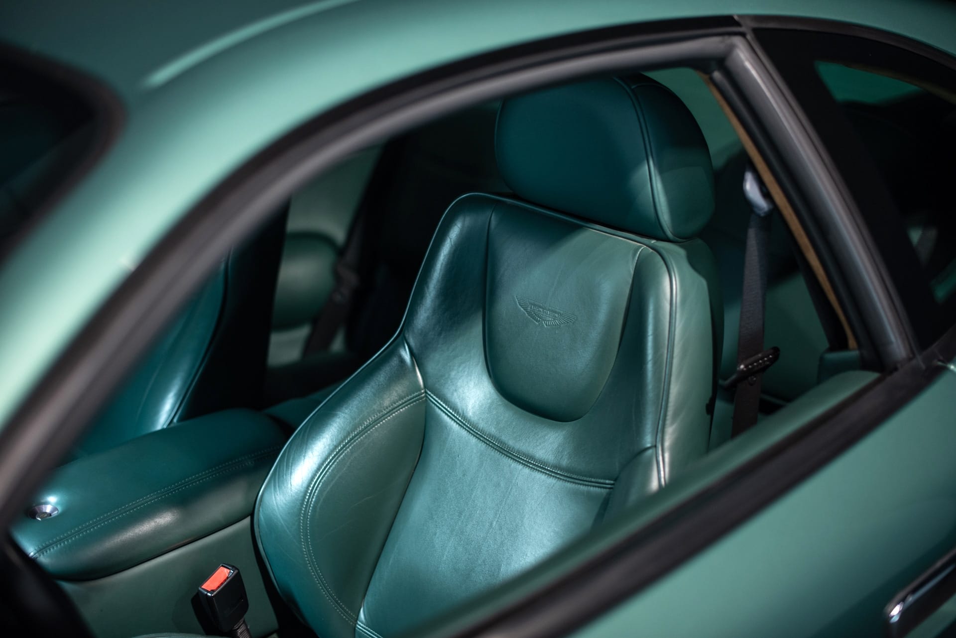 Aston Martin DB7 Vantage - Photo 17