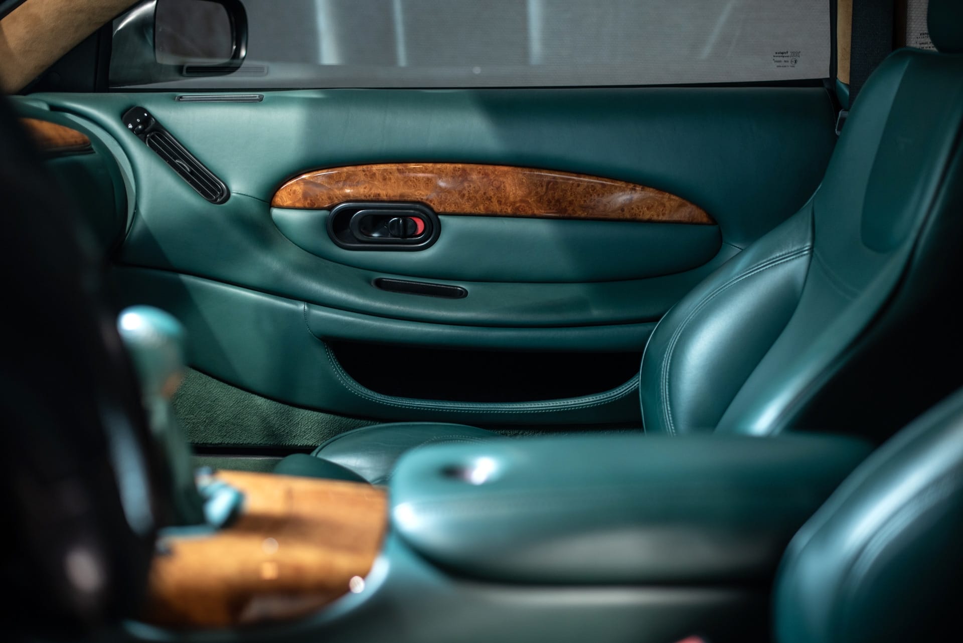 Aston Martin DB7 Vantage - Photo 18