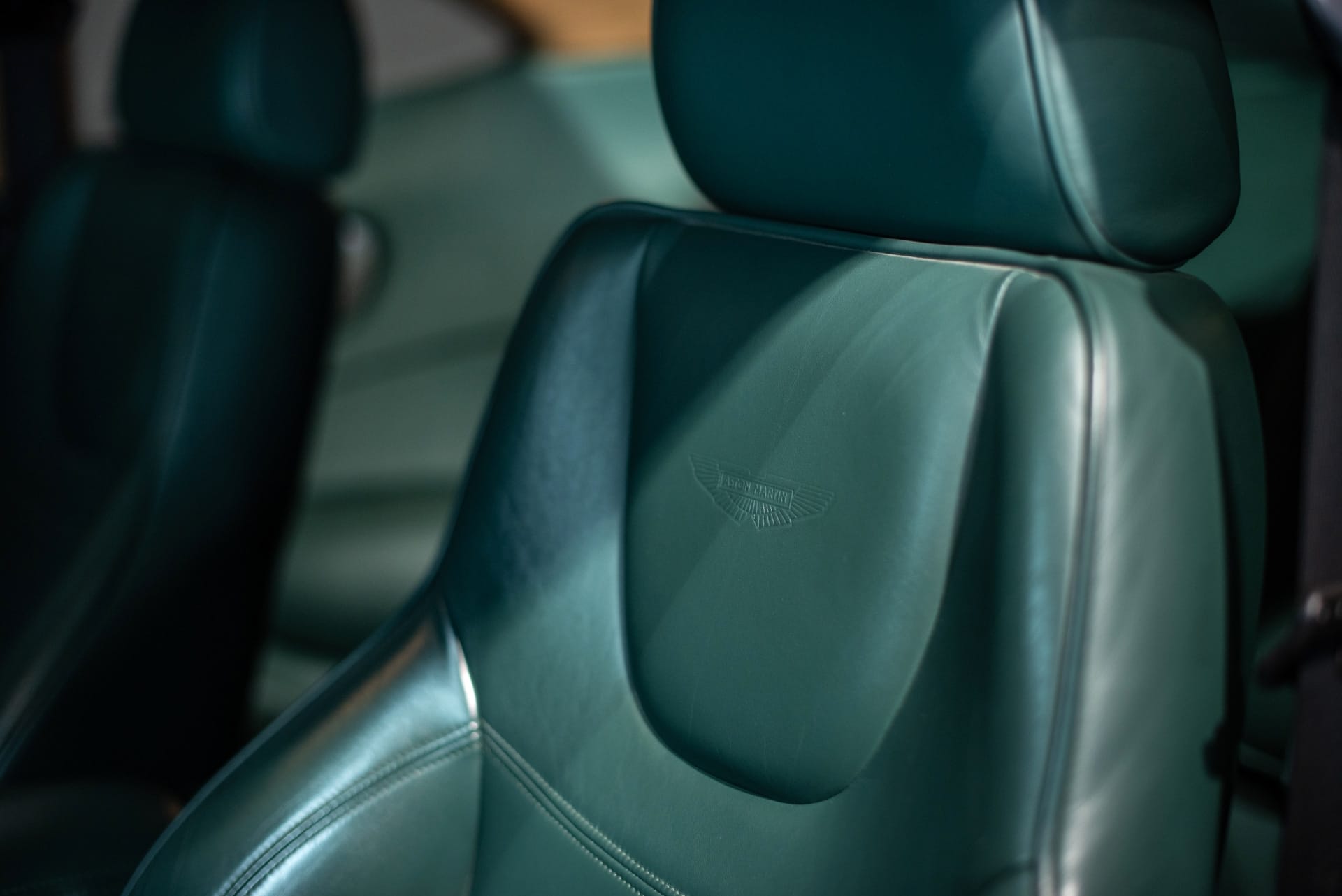 Aston Martin DB7 Vantage - Photo 22