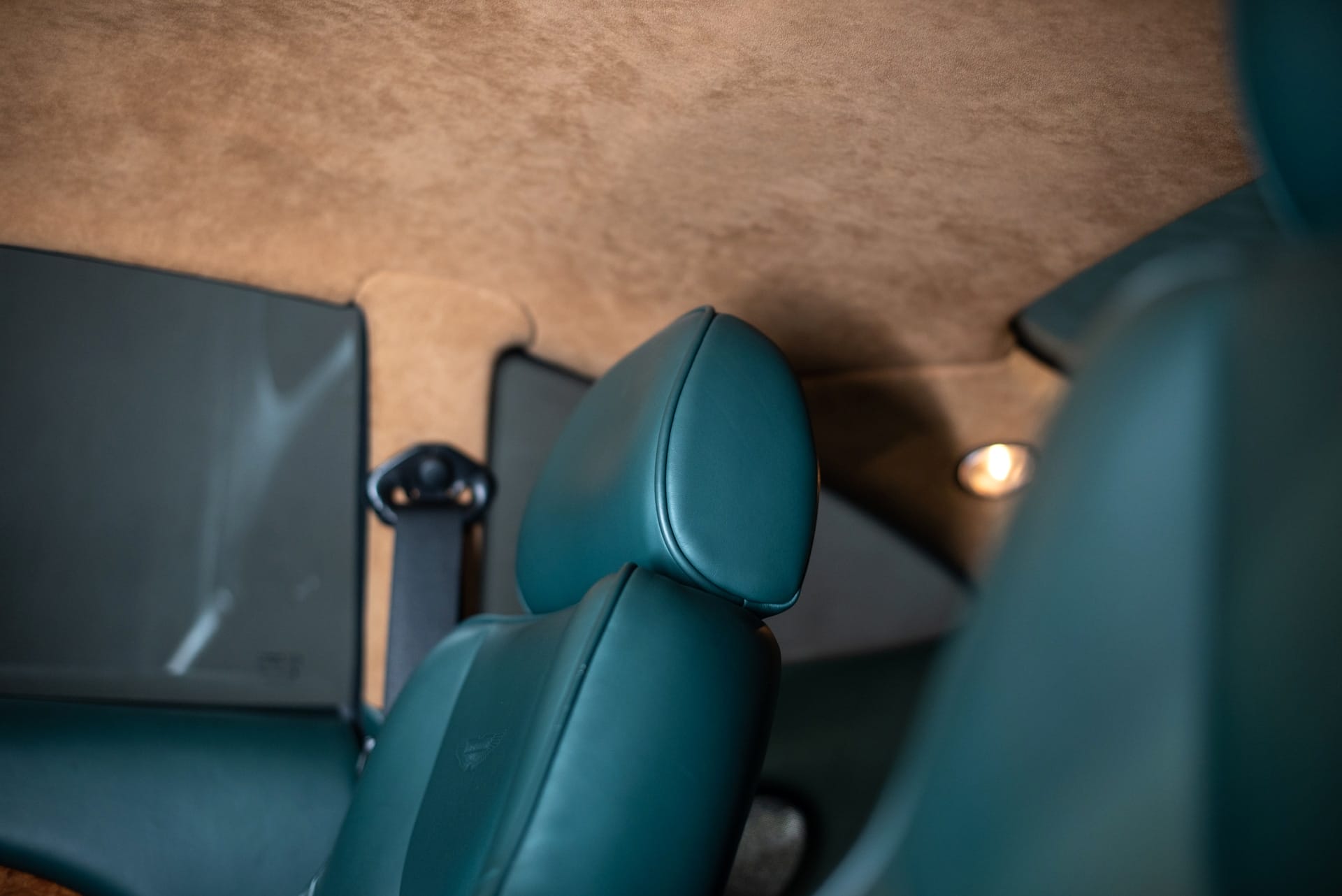 Aston Martin DB7 Vantage - Photo 24