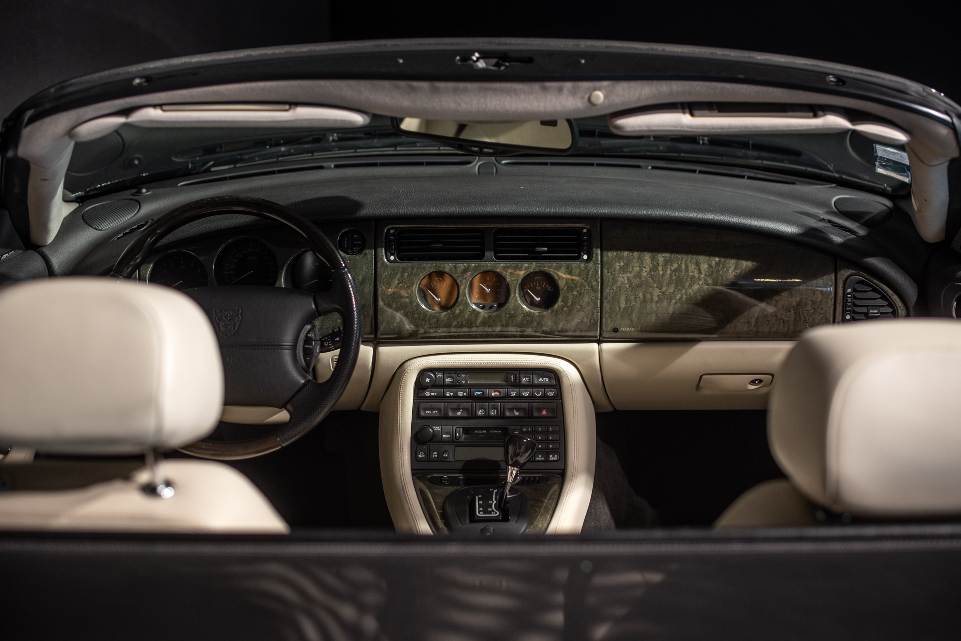 Jaguar XK8 Cabriolet V8 4.2 - Photo 19