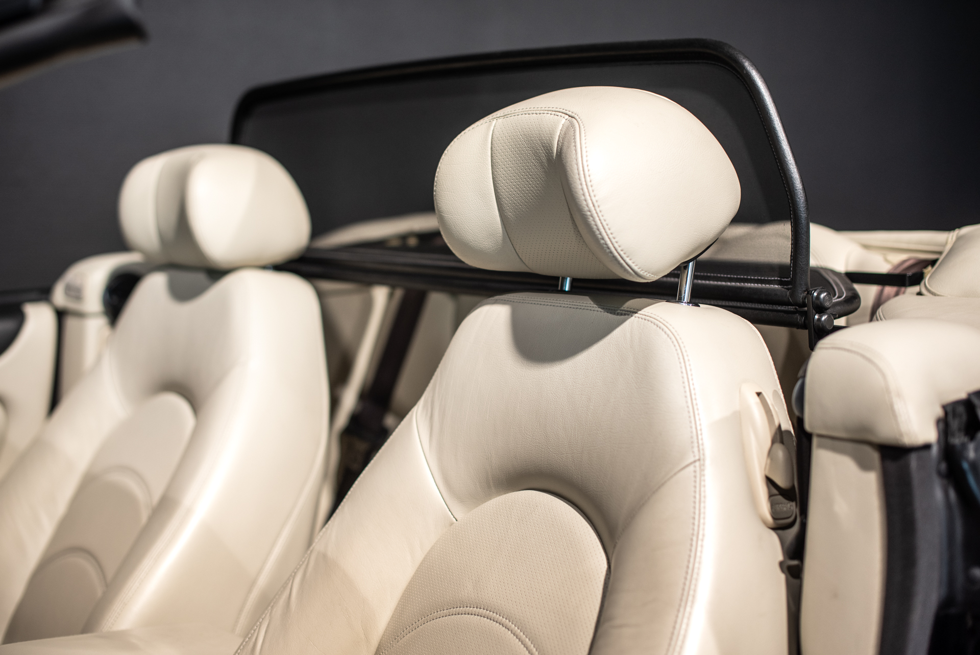 Jaguar XK8 Cabriolet V8 4.2 - Photo 24