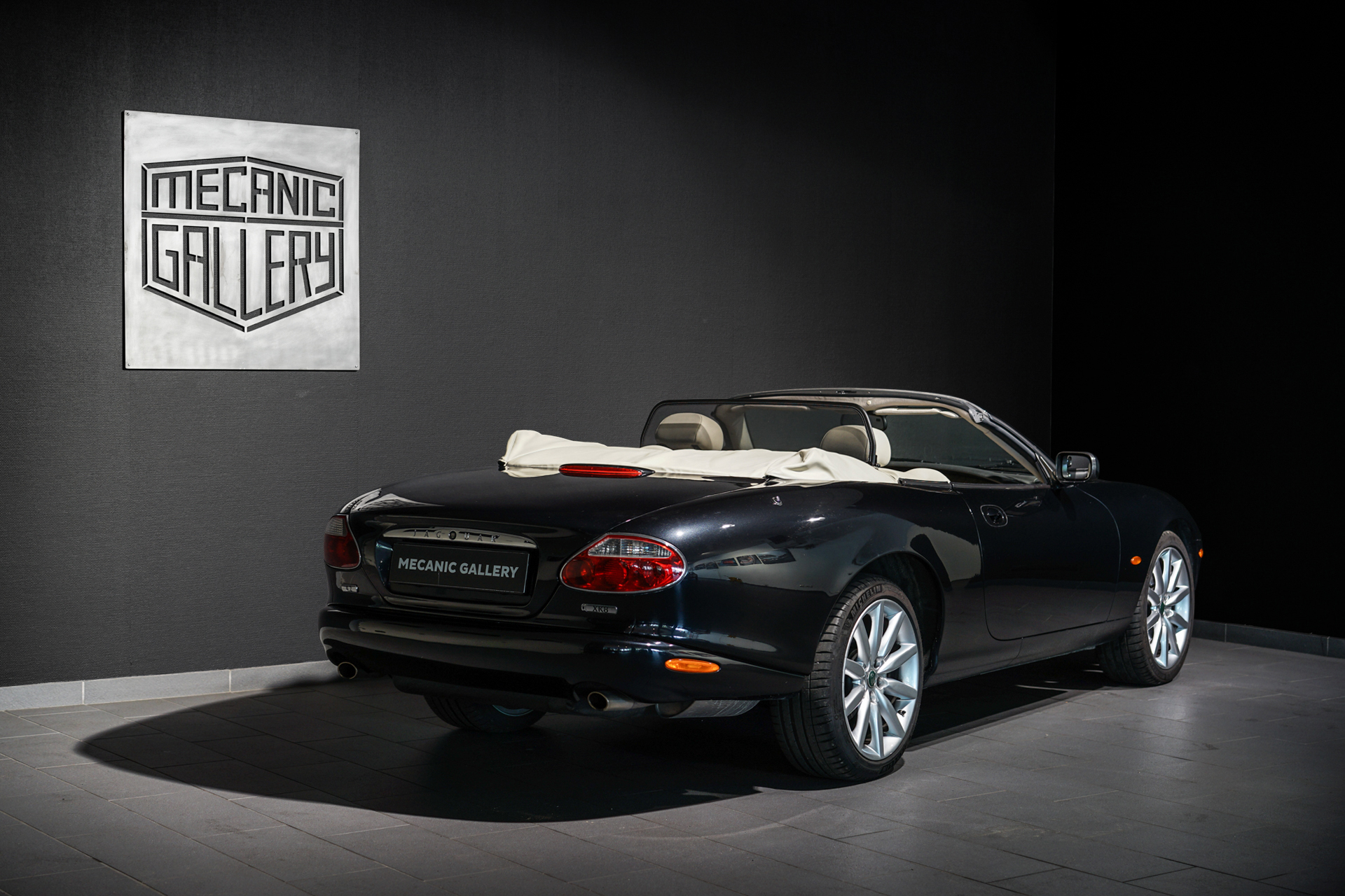 Jaguar XK8 Cabriolet V8 4.2 - Photo 3