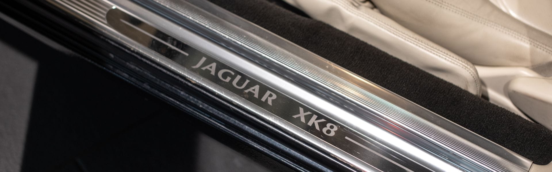 Jaguar XK8 Cabriolet V8 4.2 - Photo 35