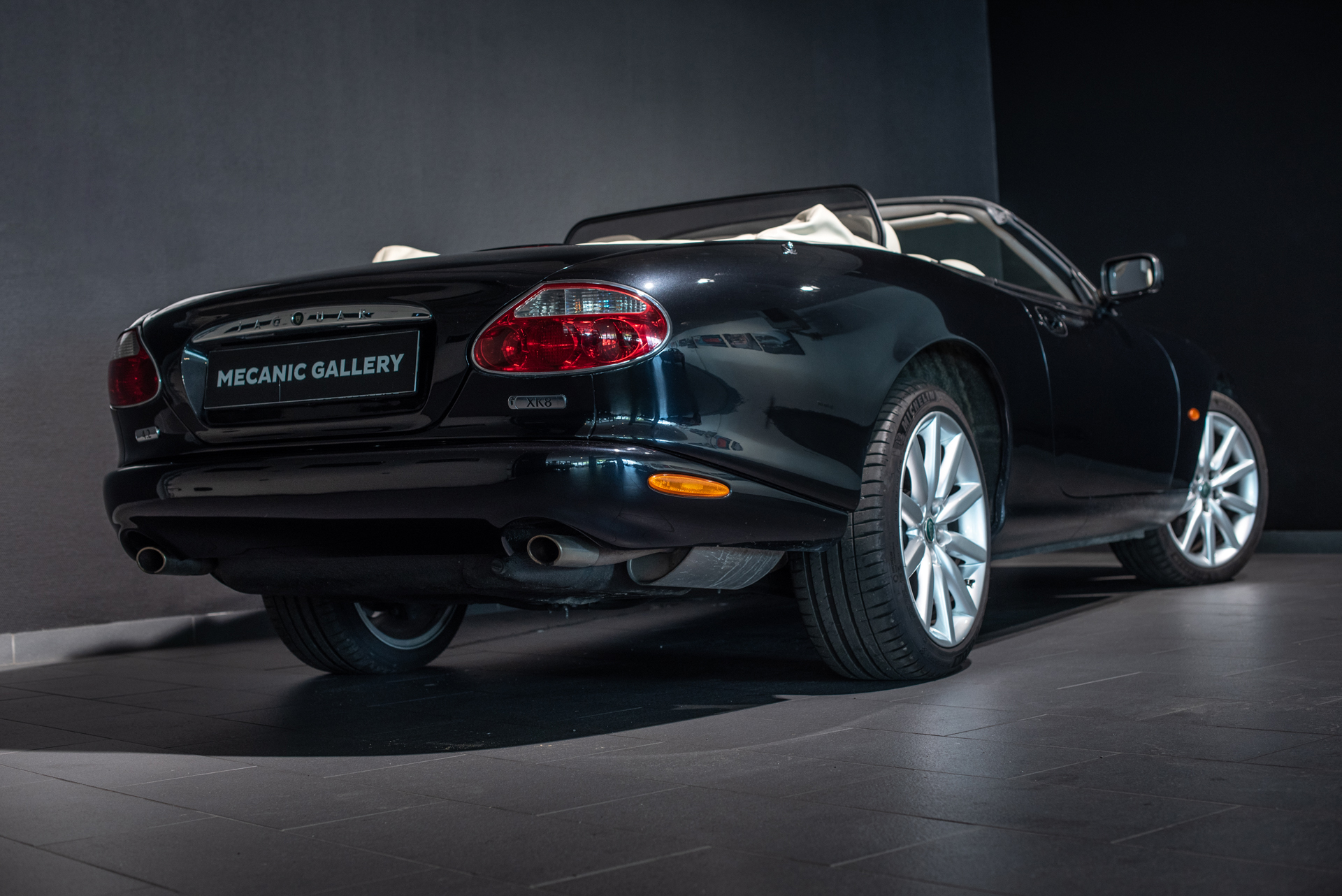 Jaguar XK8 Cabriolet V8 4.2 - Photo 6