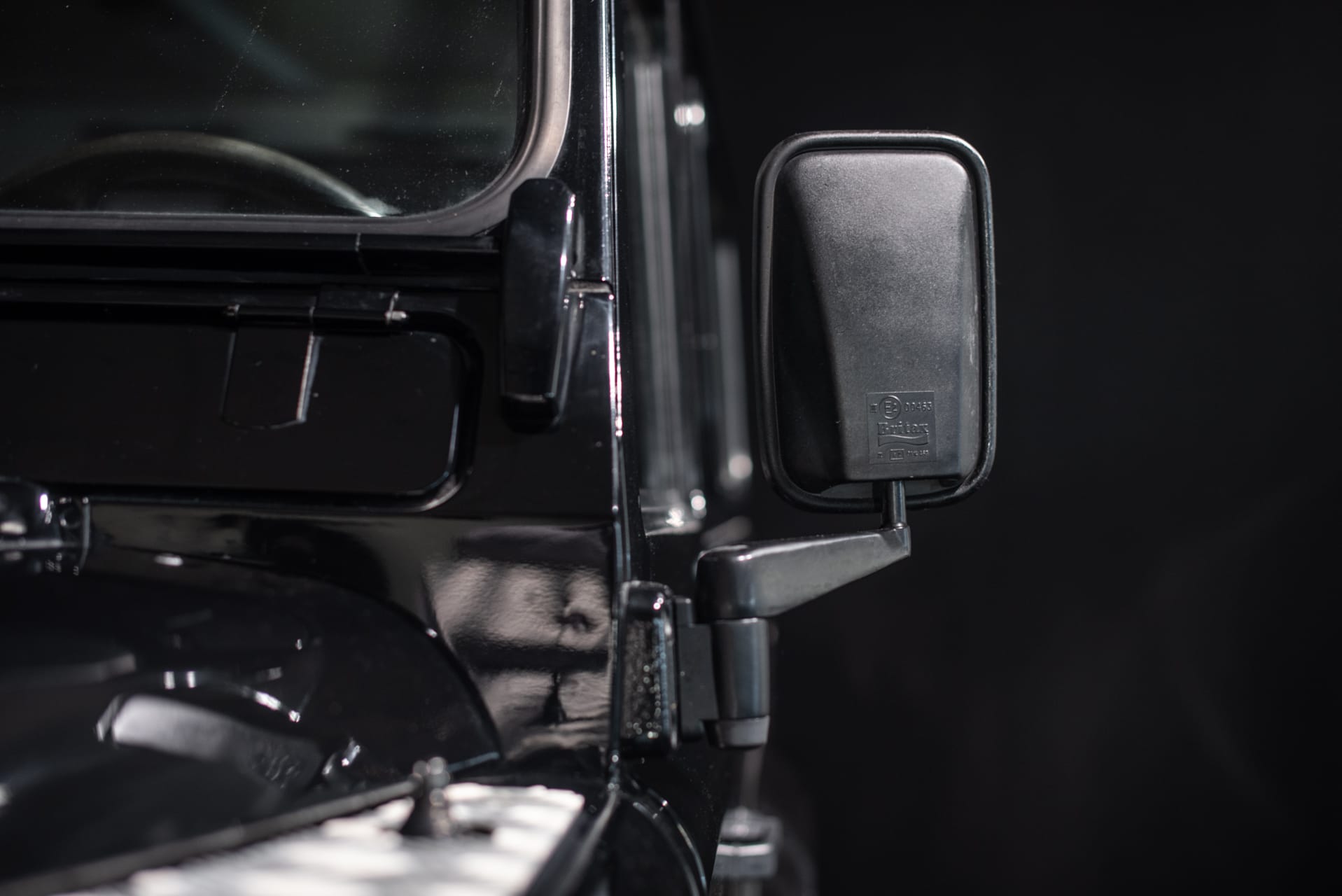 Land Rover Defender 90 TD5 « Black Silver » - Photo 13