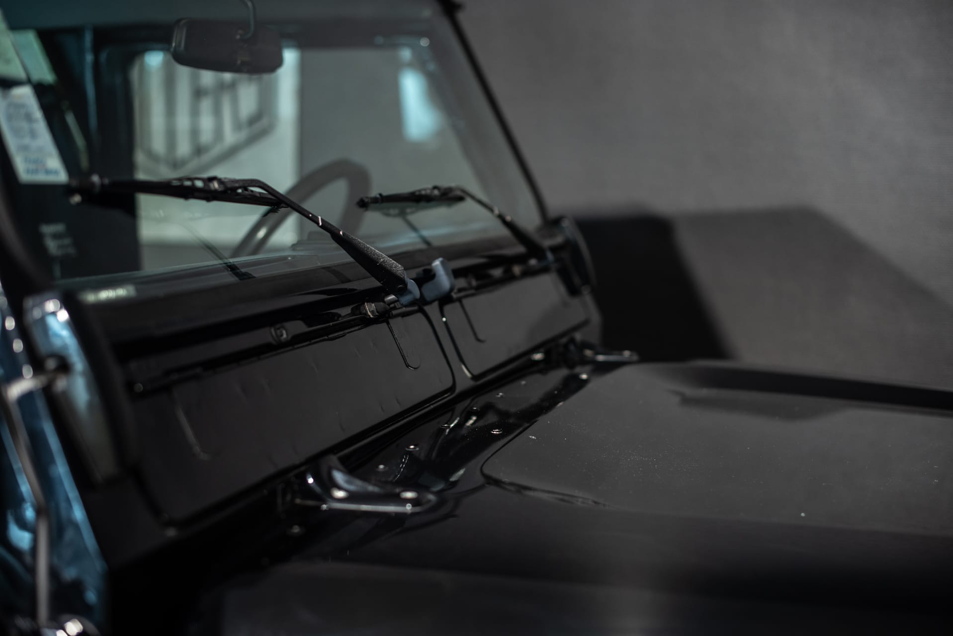 Land Rover Defender 90 TD5 « Black Silver » - Photo 18