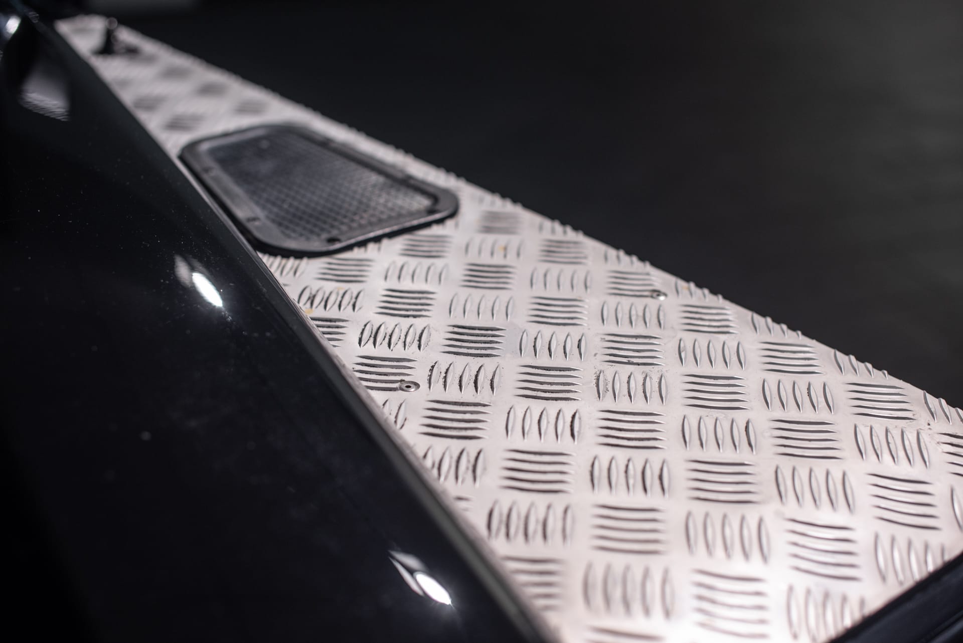 Land Rover Defender 90 TD5 « Black Silver » - Photo 23