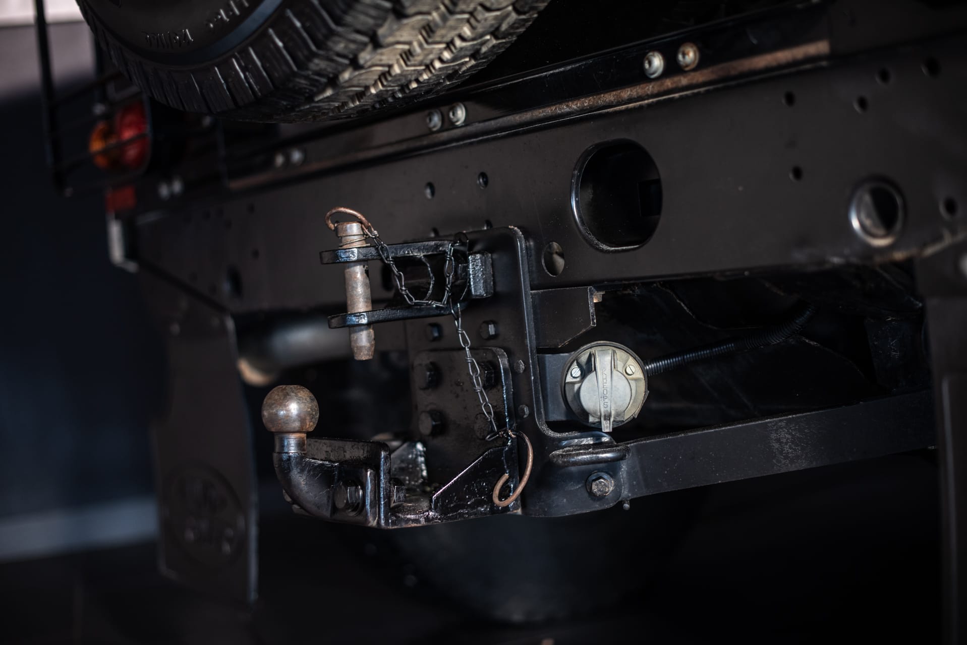 Land Rover Defender 90 TD5 « Black Silver » - Photo 24