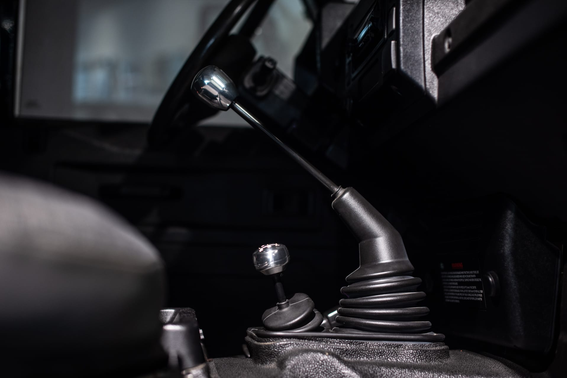 Land Rover Defender 90 TD5 « Black Silver » - Photo 29