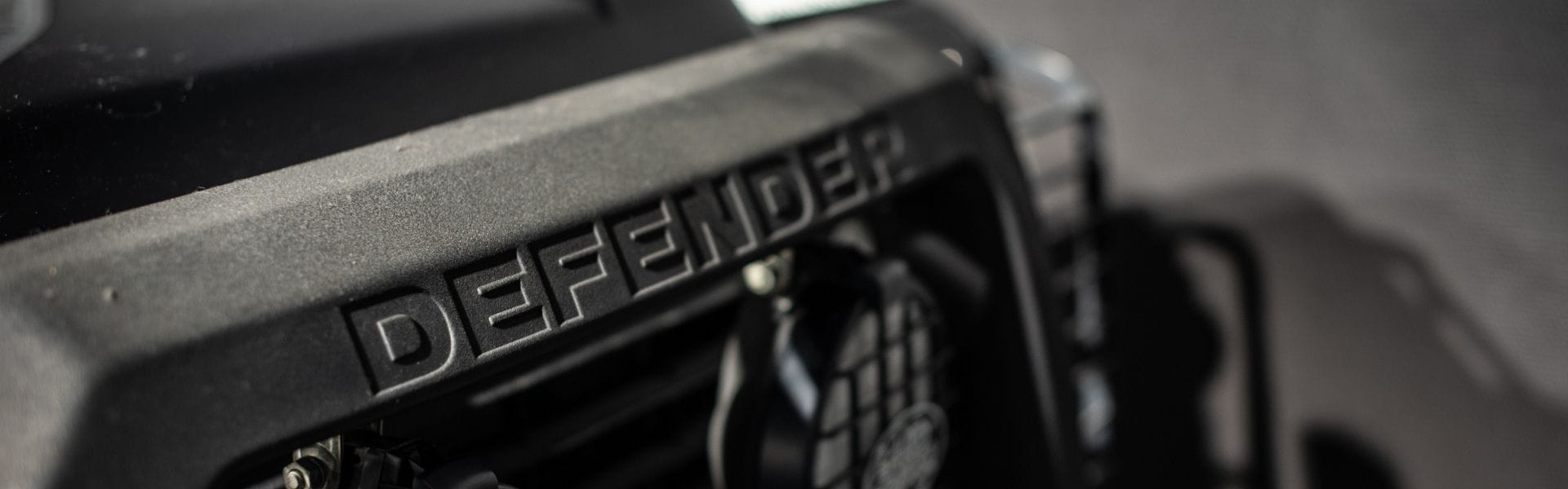 Land Rover Defender 90 TD5 « Black Silver » - Photo 34