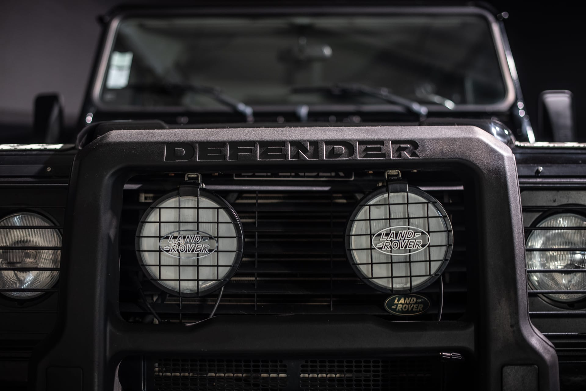 Land Rover Defender 90 TD5 « Black Silver » - Photo 9