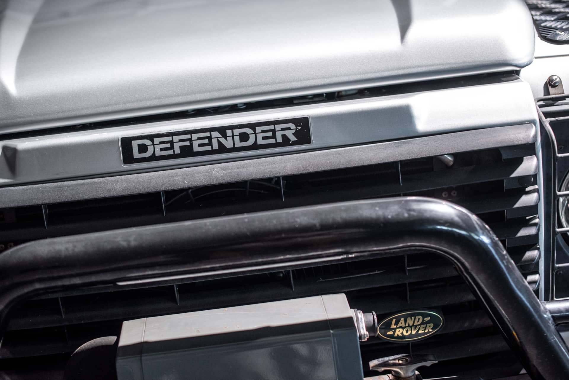 Land Rover Defender 90 TD5 « Black Silver » - Photo 11