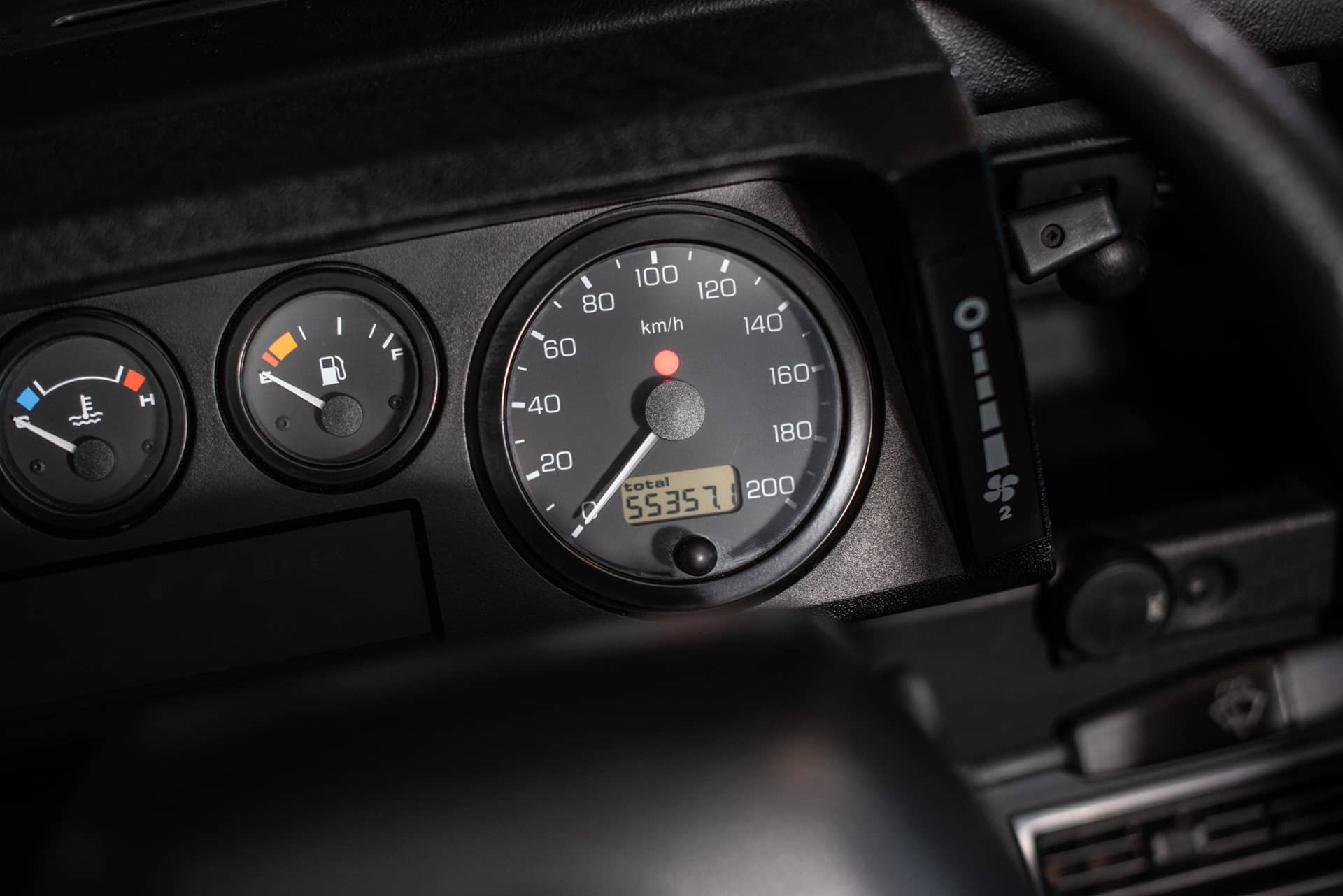 Land Rover Defender 90 TD5 « Black Silver » - Photo 20