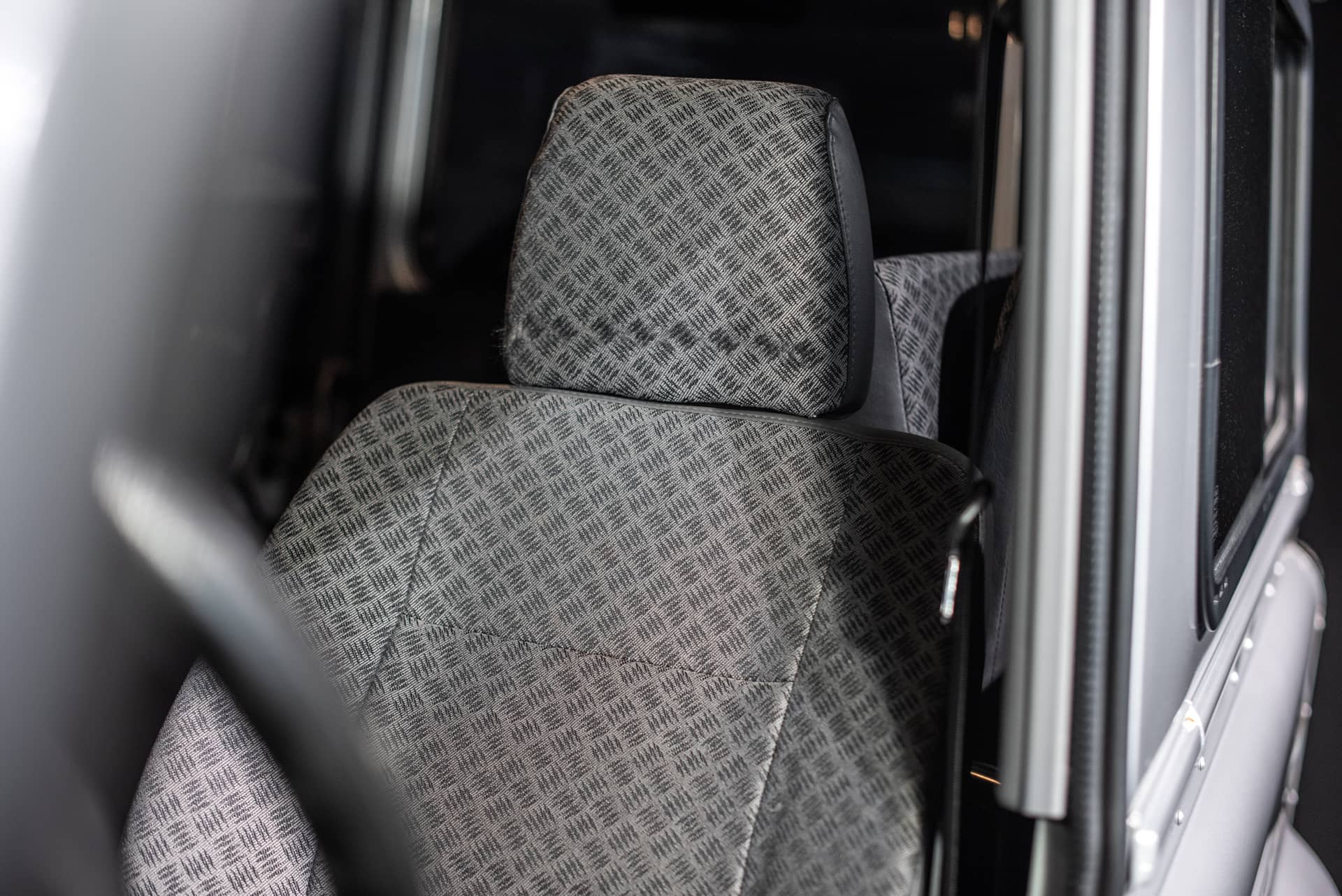 Land Rover Defender 90 TD5 « Black Silver » - Photo 23