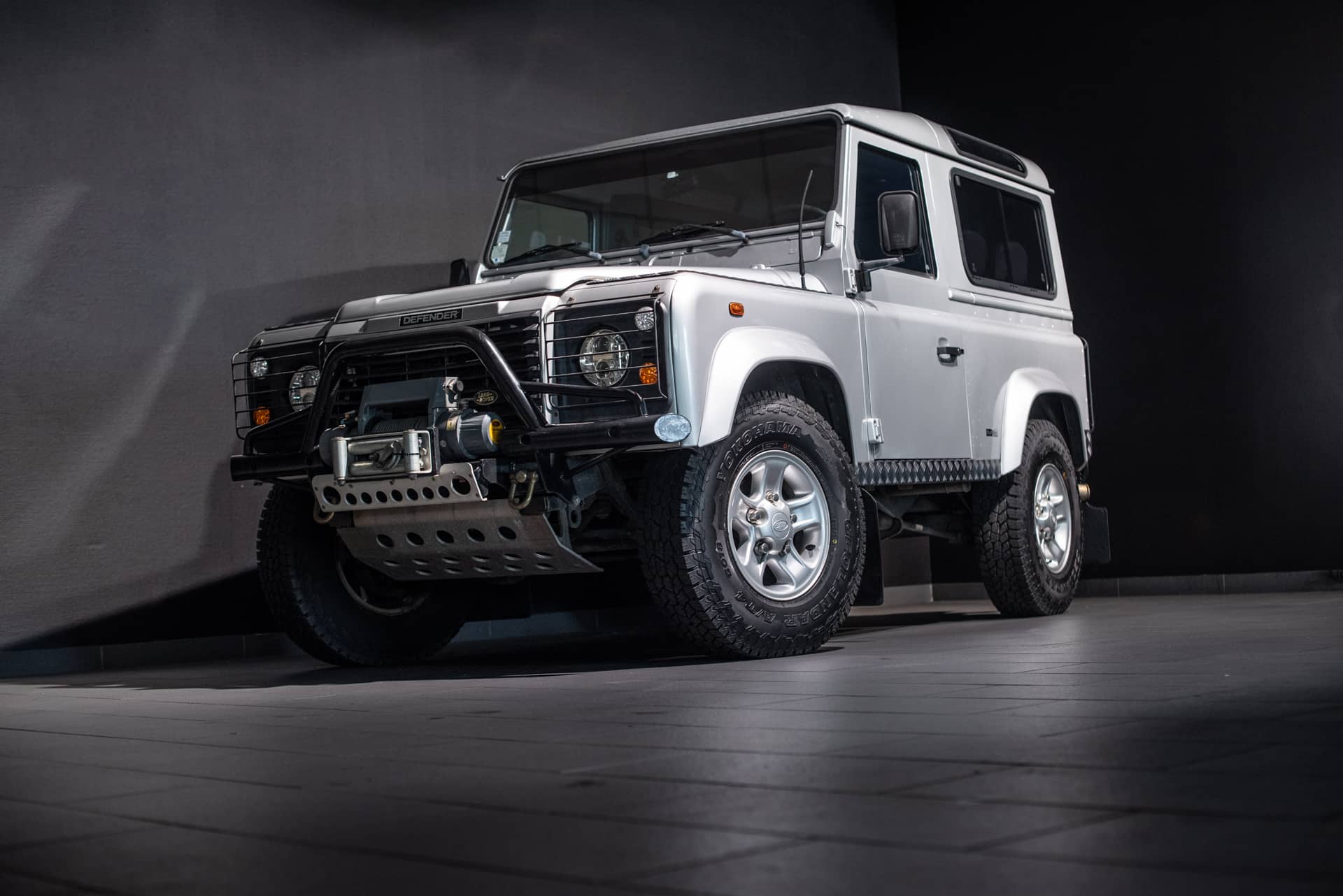 Land Rover Defender 90 TD5 « Black Silver » - Photo 5