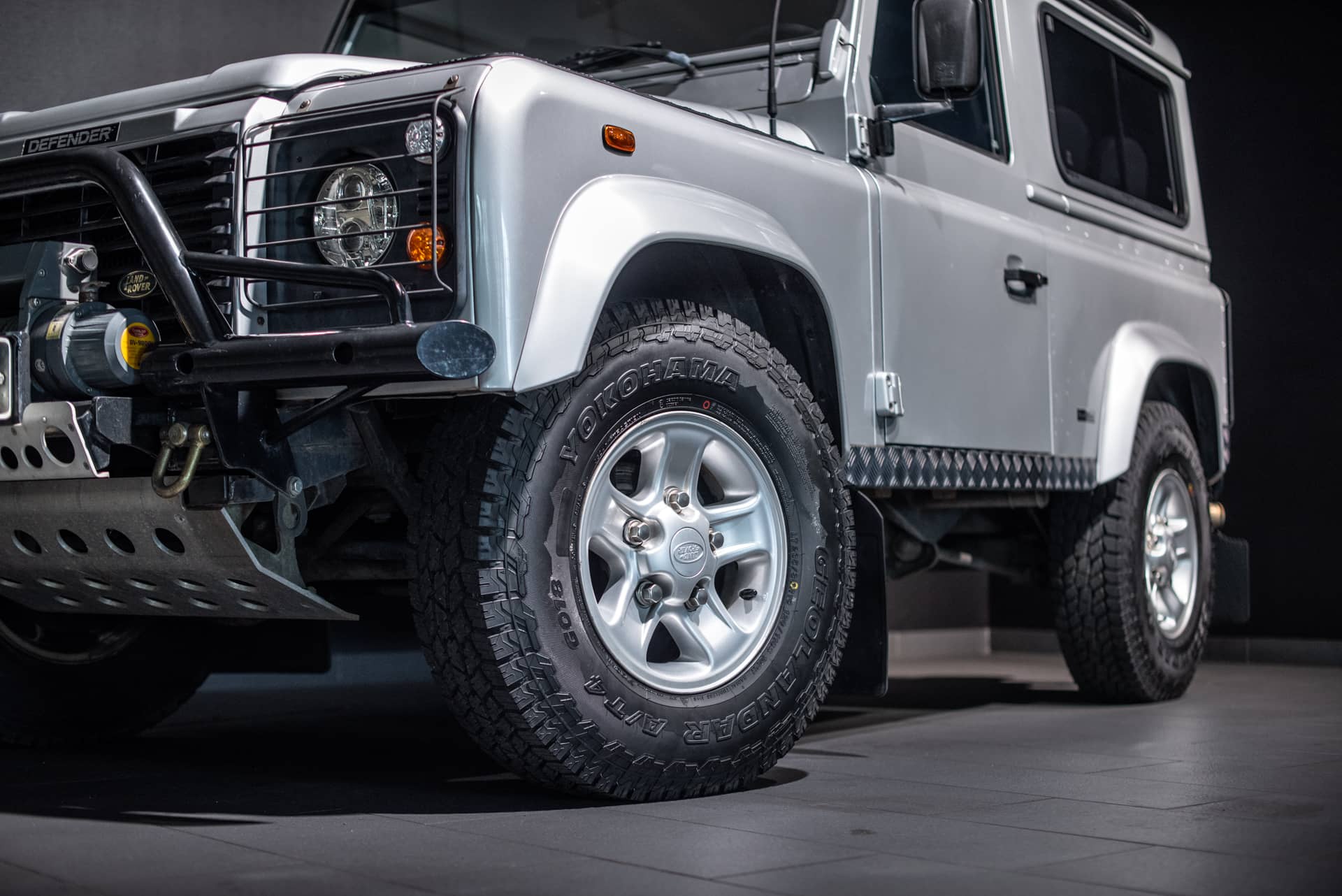 Land Rover Defender 90 TD5 « Black Silver » - Photo 7