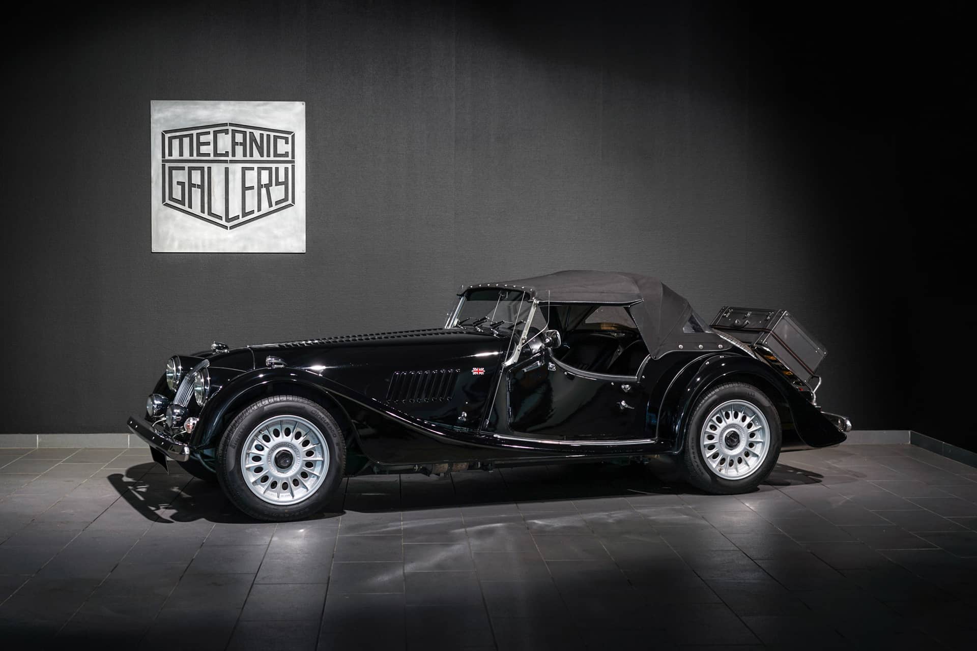 Morgan Plus 8 4.6 - Photo 3