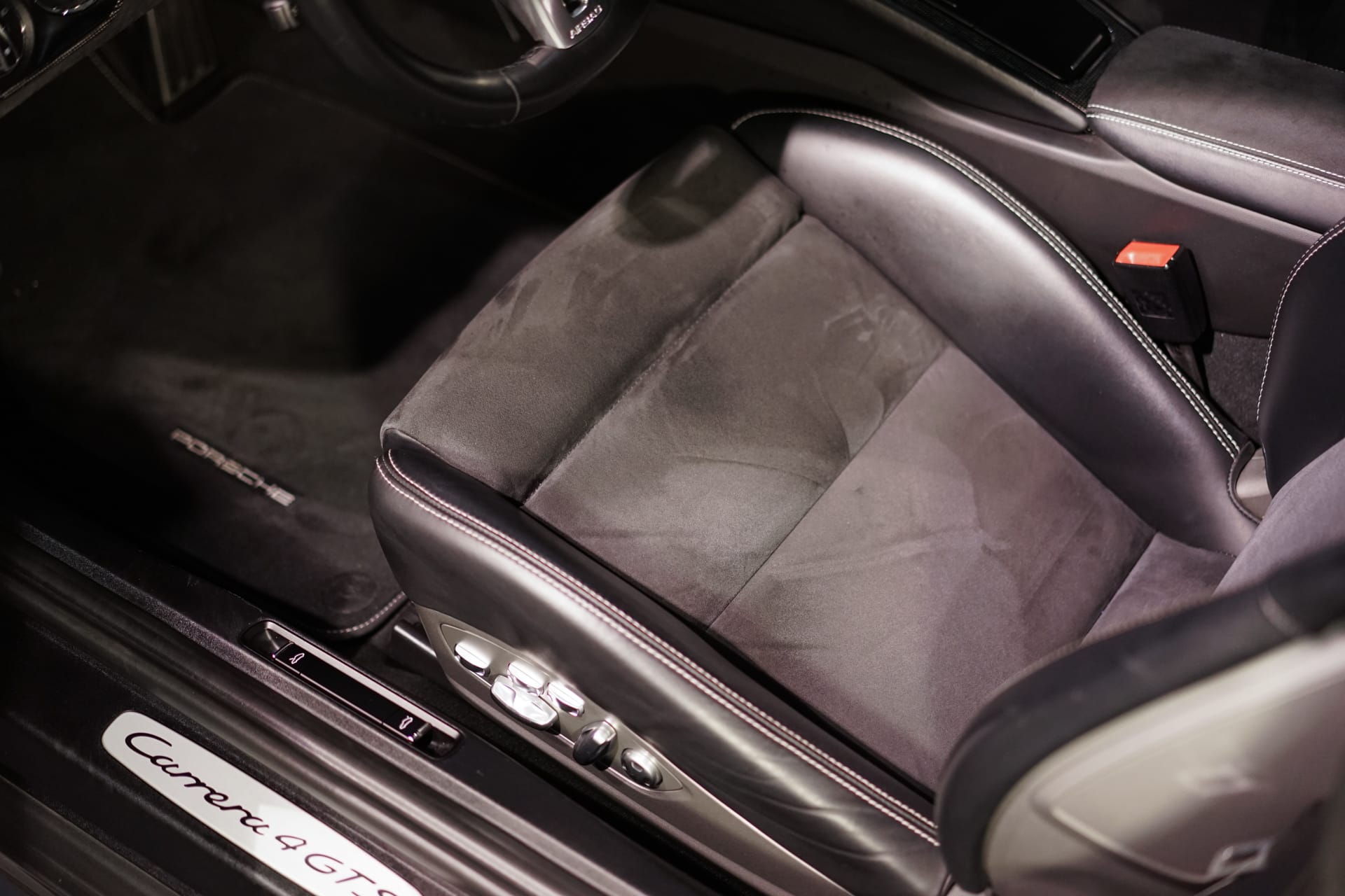 Porsche 991 Carrera 4 GTS - Photo 24