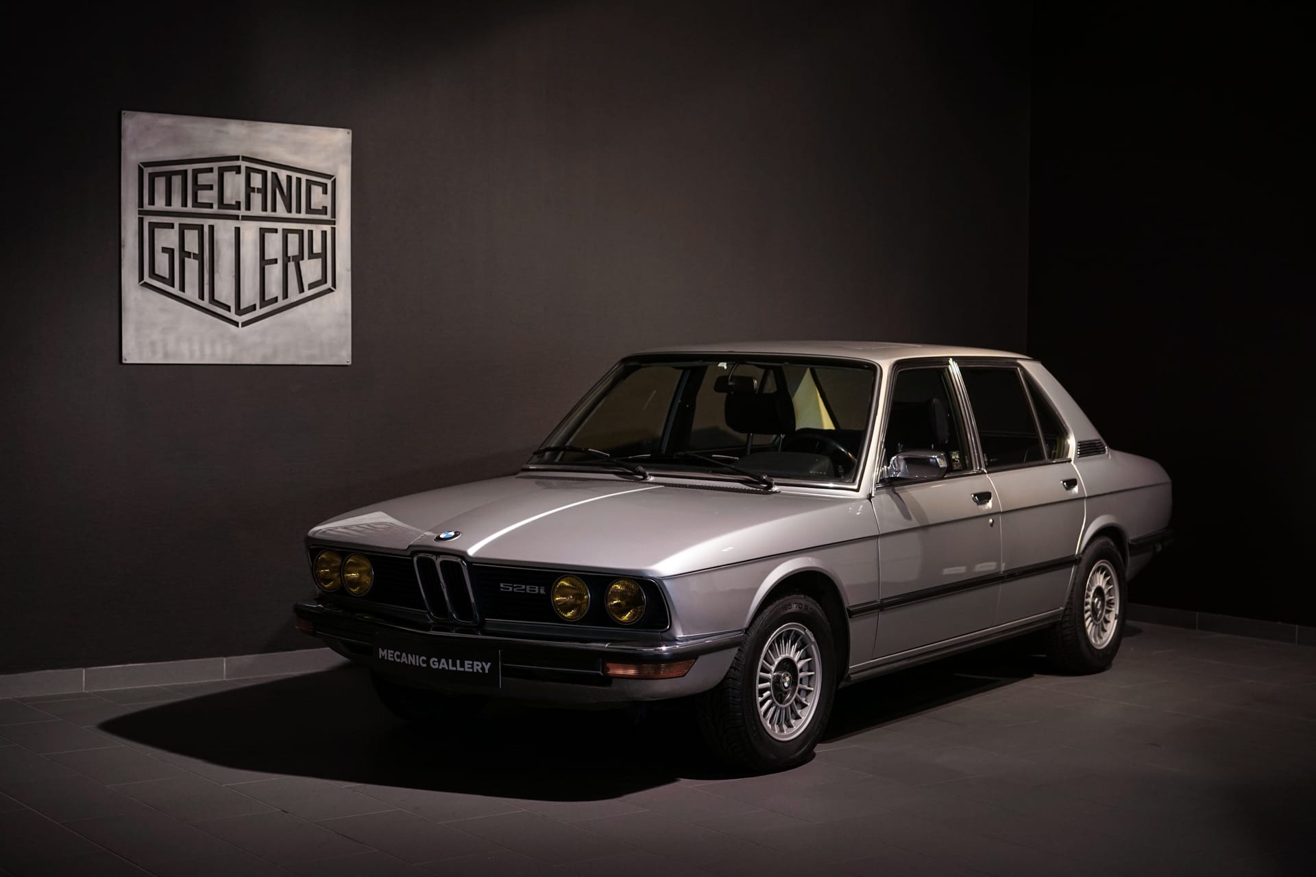 BMW 528i E12 - Photo 2