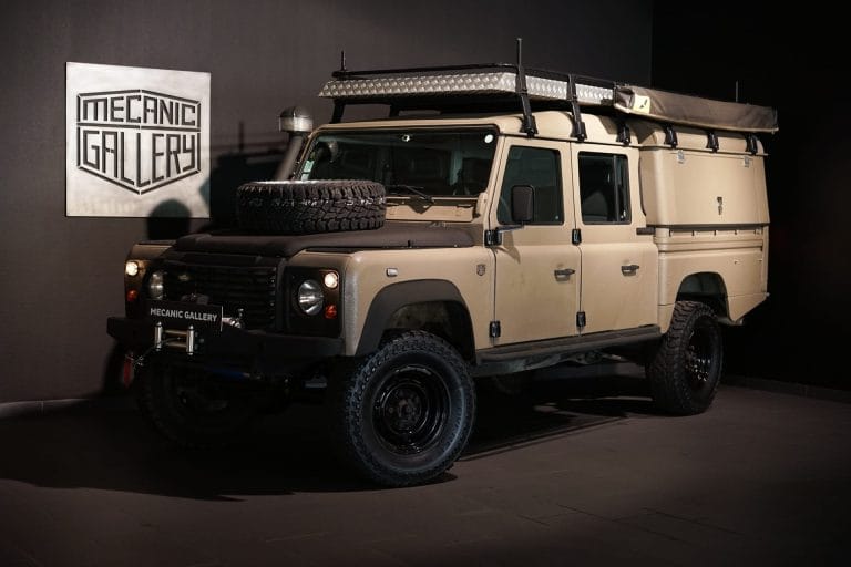 Land Rover Defender 130 TD5 - Photo 1