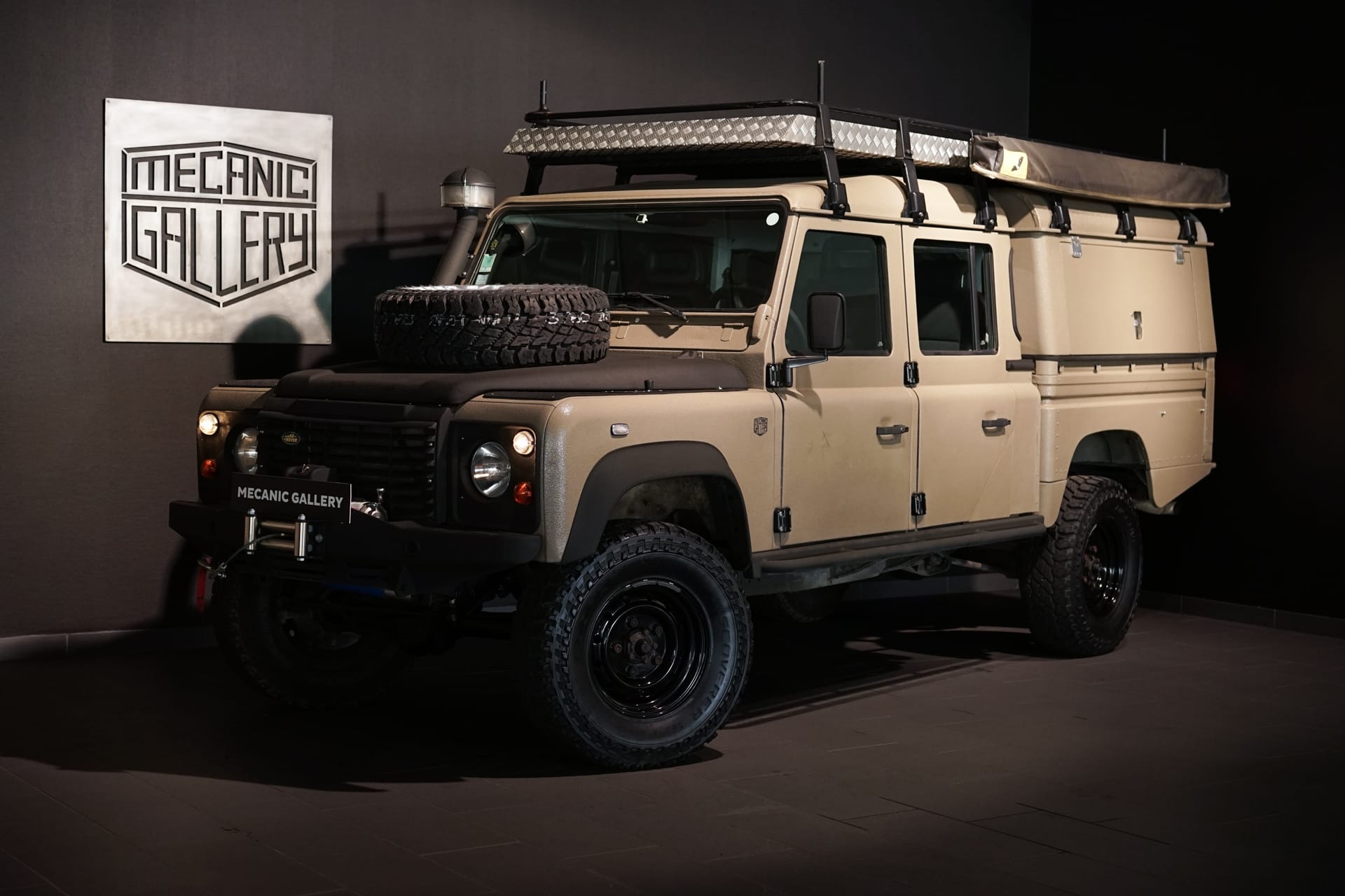 Land Rover Defender 130 TD5 - Photo 1