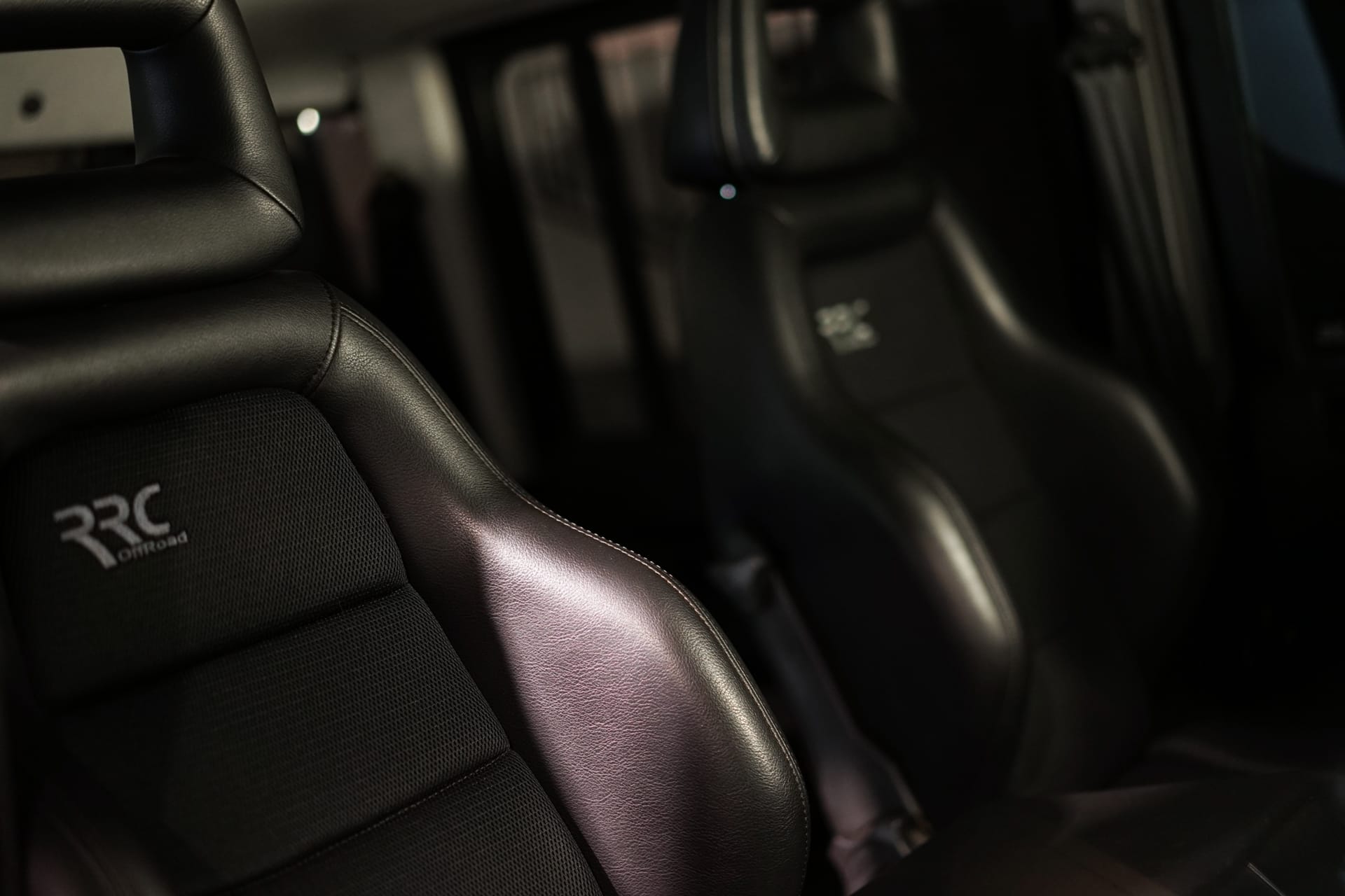 Land Rover Defender 130 TD5 - Photo 20