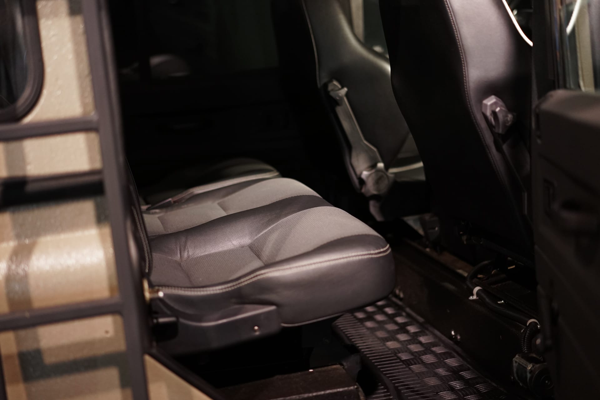 Land Rover Defender 130 TD5 - Photo 27