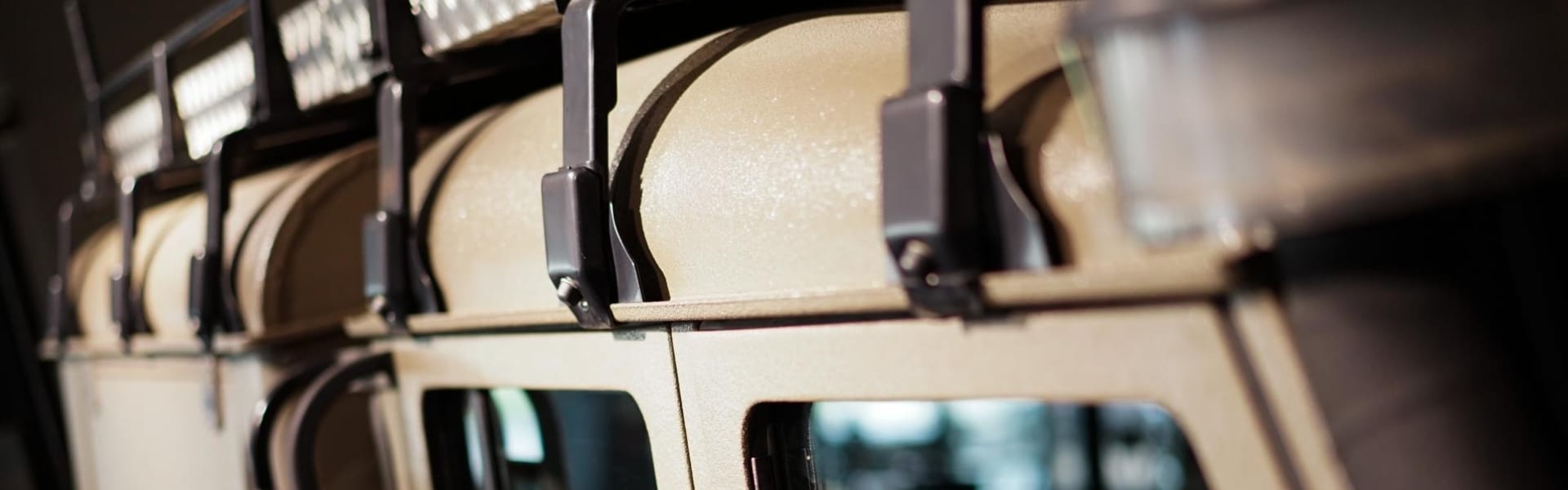 Land Rover Defender 130 TD5 - Photo 31