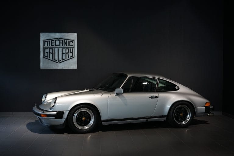Porsche 911 Carrera 3.0 - Photo 1