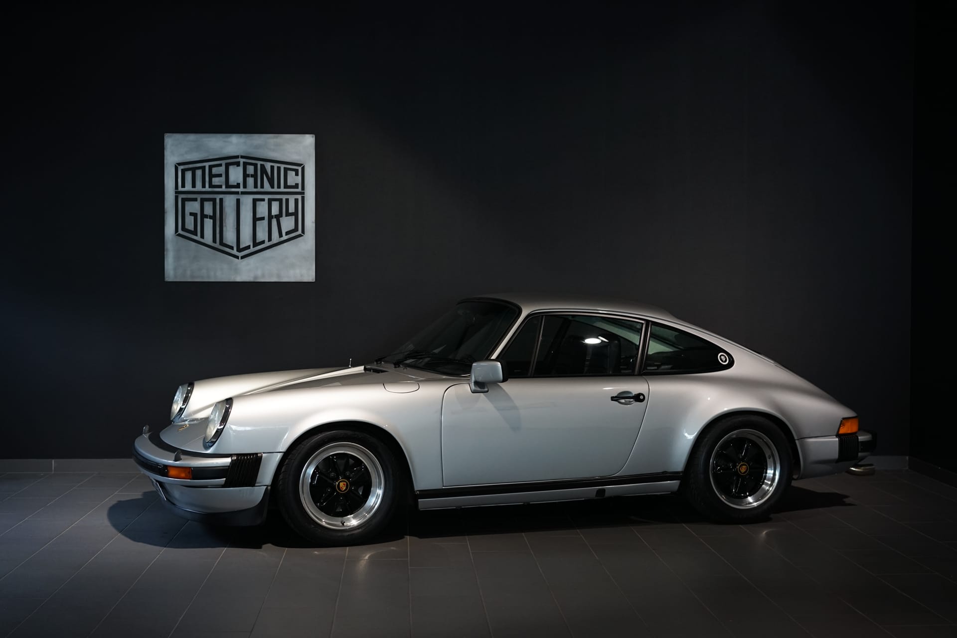 Porsche 911 Carrera 3.0 - Photo 1