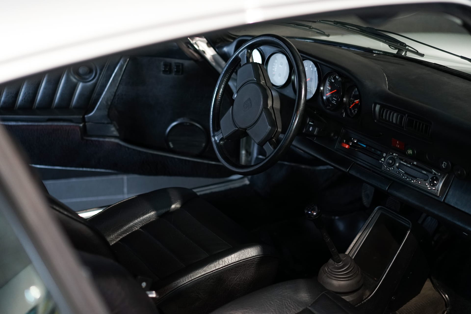 Porsche 911 Carrera 3.0 - Photo 10