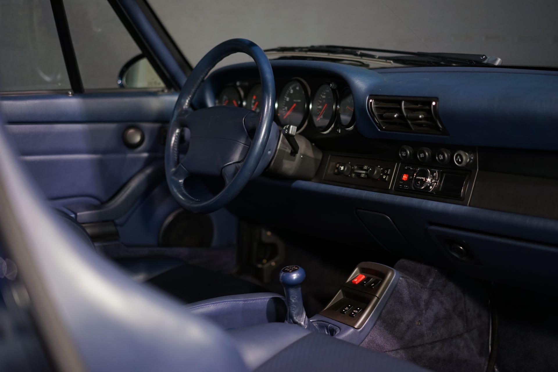 Porsche 993 Carrera 2 - Photo 15