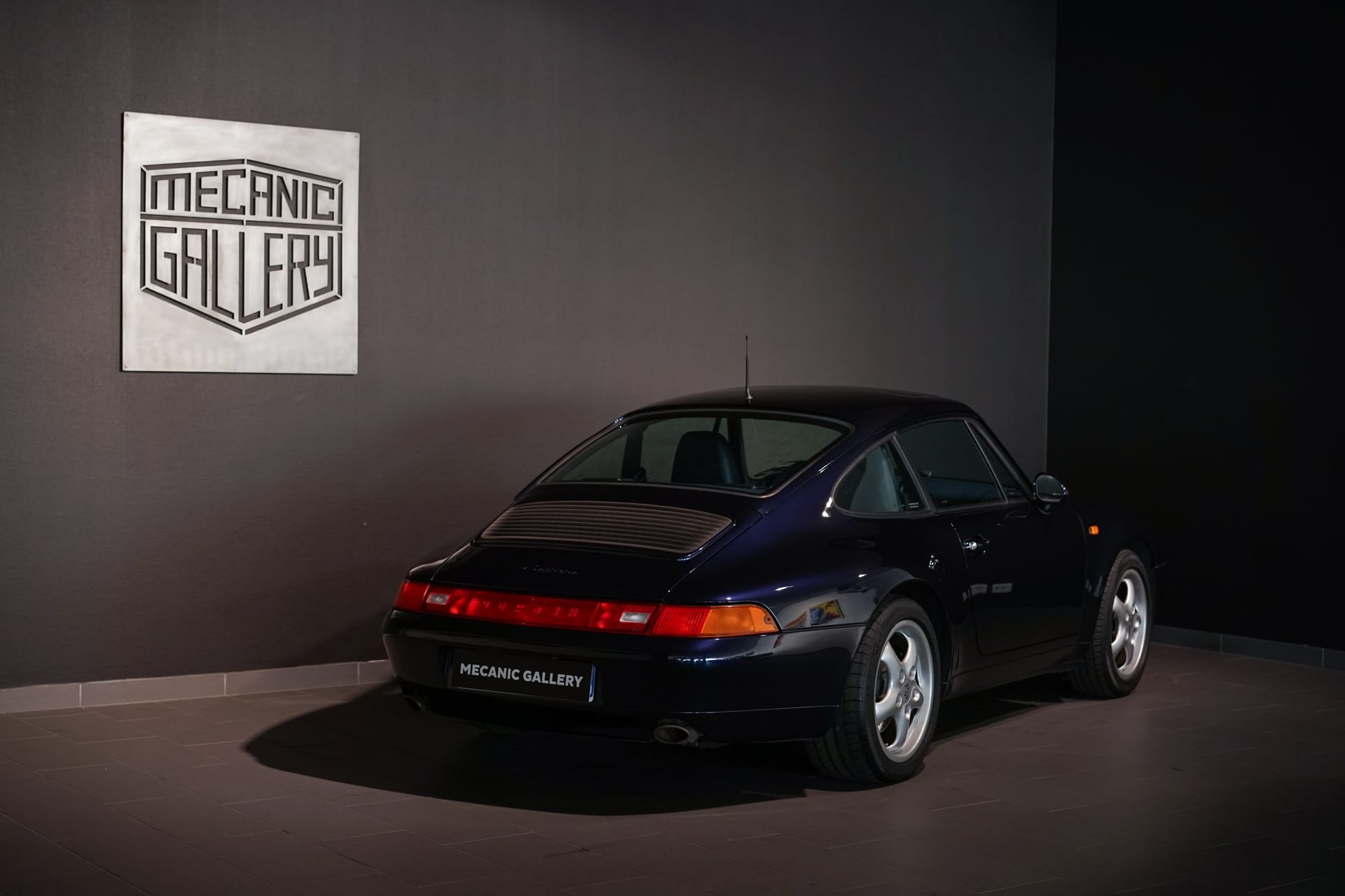 Porsche 993 Carrera 2 - Photo 3