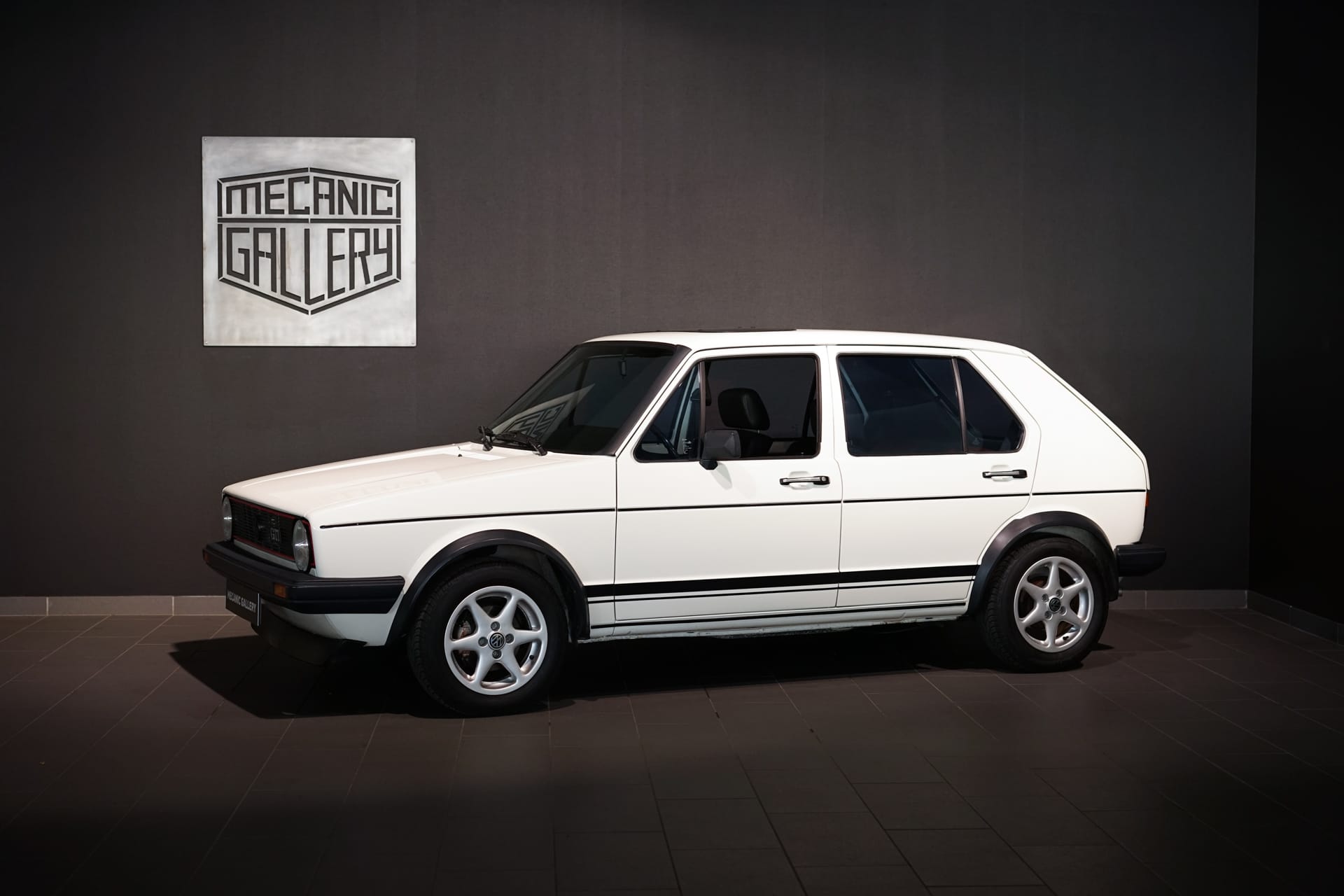 Volkswagen Golf GTI 1800 - Photo 1