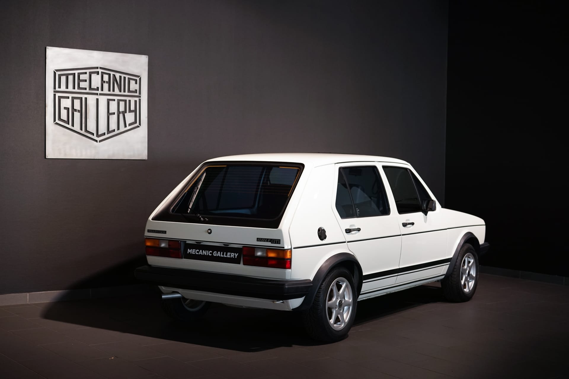 Volkswagen Golf GTI 1800 - Photo 3
