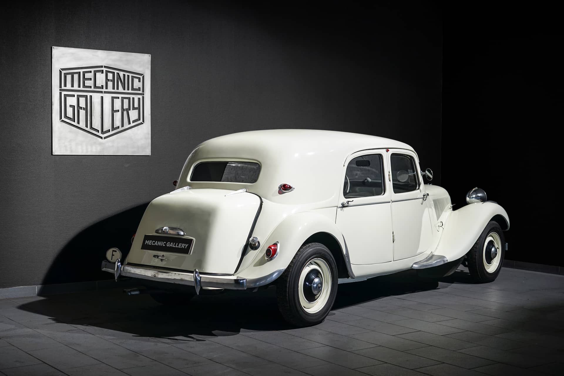 Citroën Traction 11 B - Photo 3
