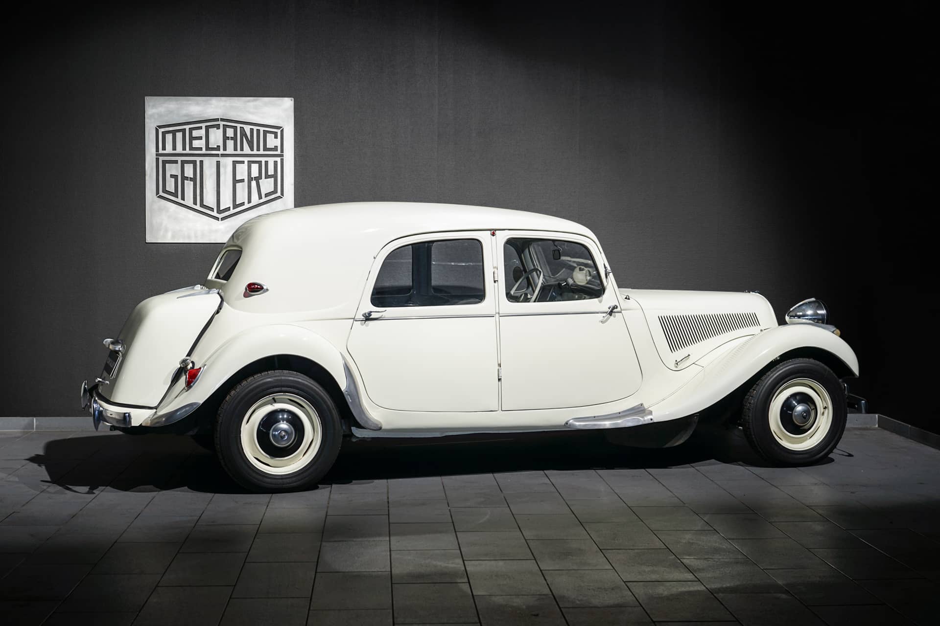 Citroën Traction 11 B - Photo 4
