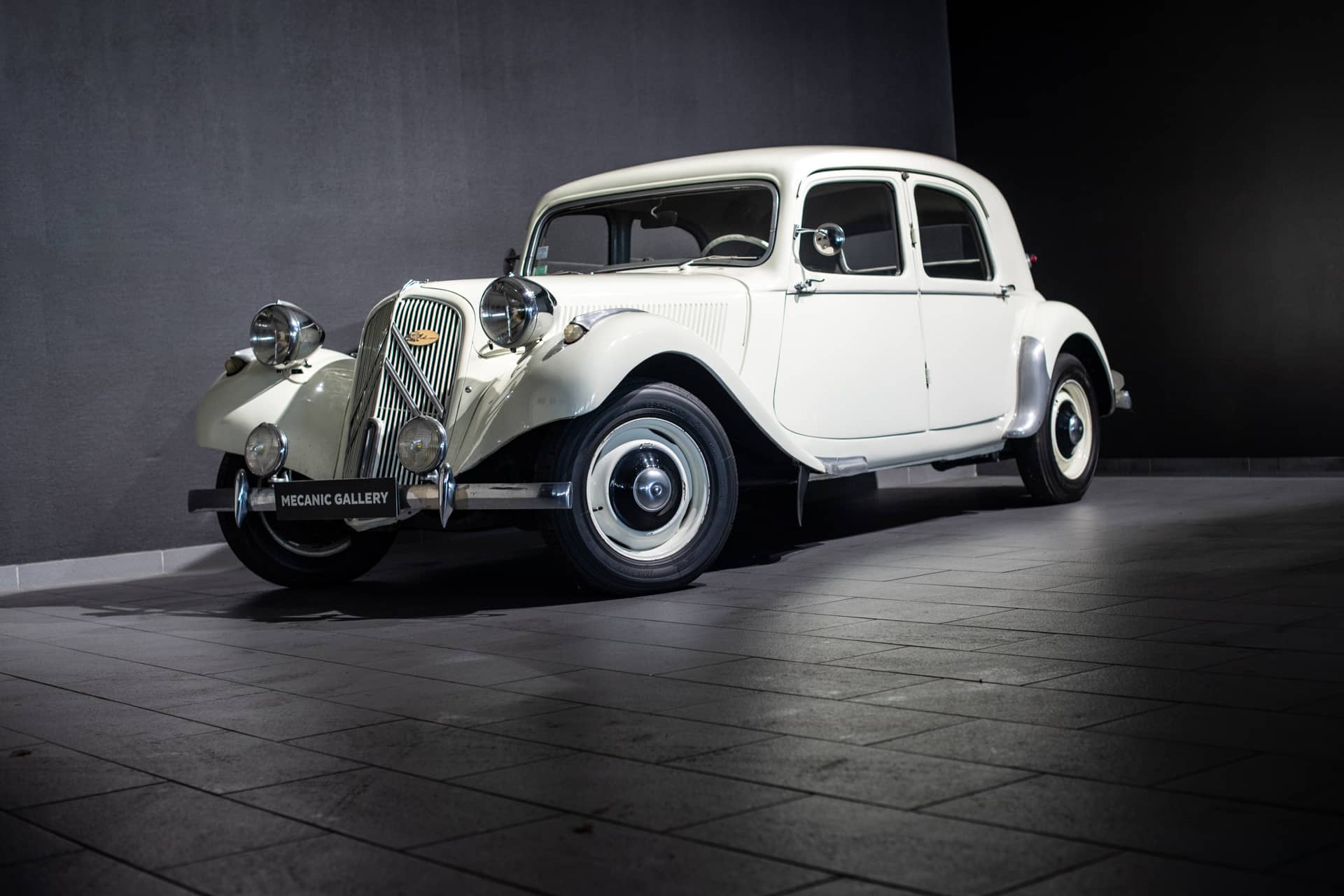 Citroën Traction 11 B - Photo 5