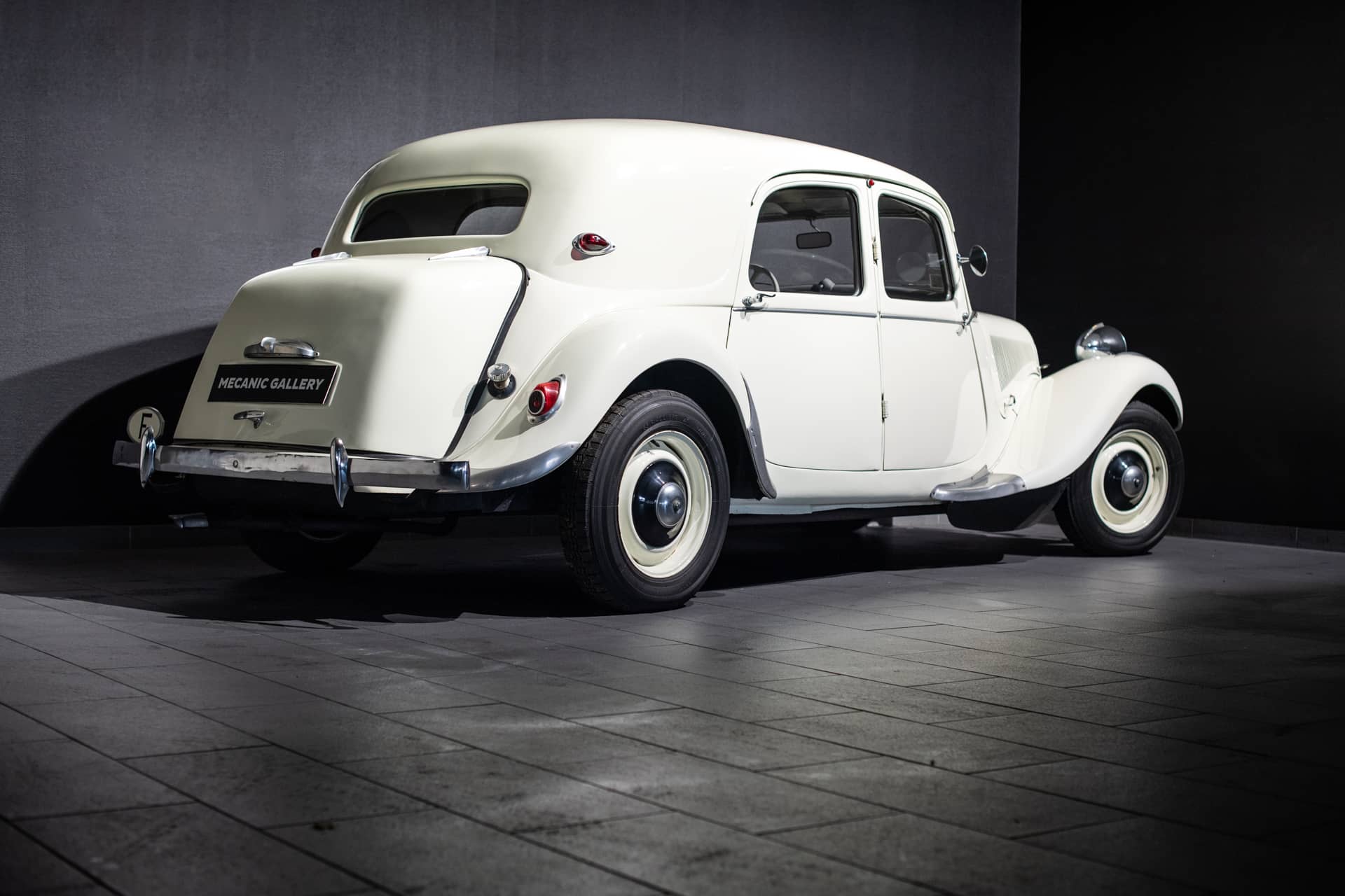Citroën Traction 11 B - Photo 6