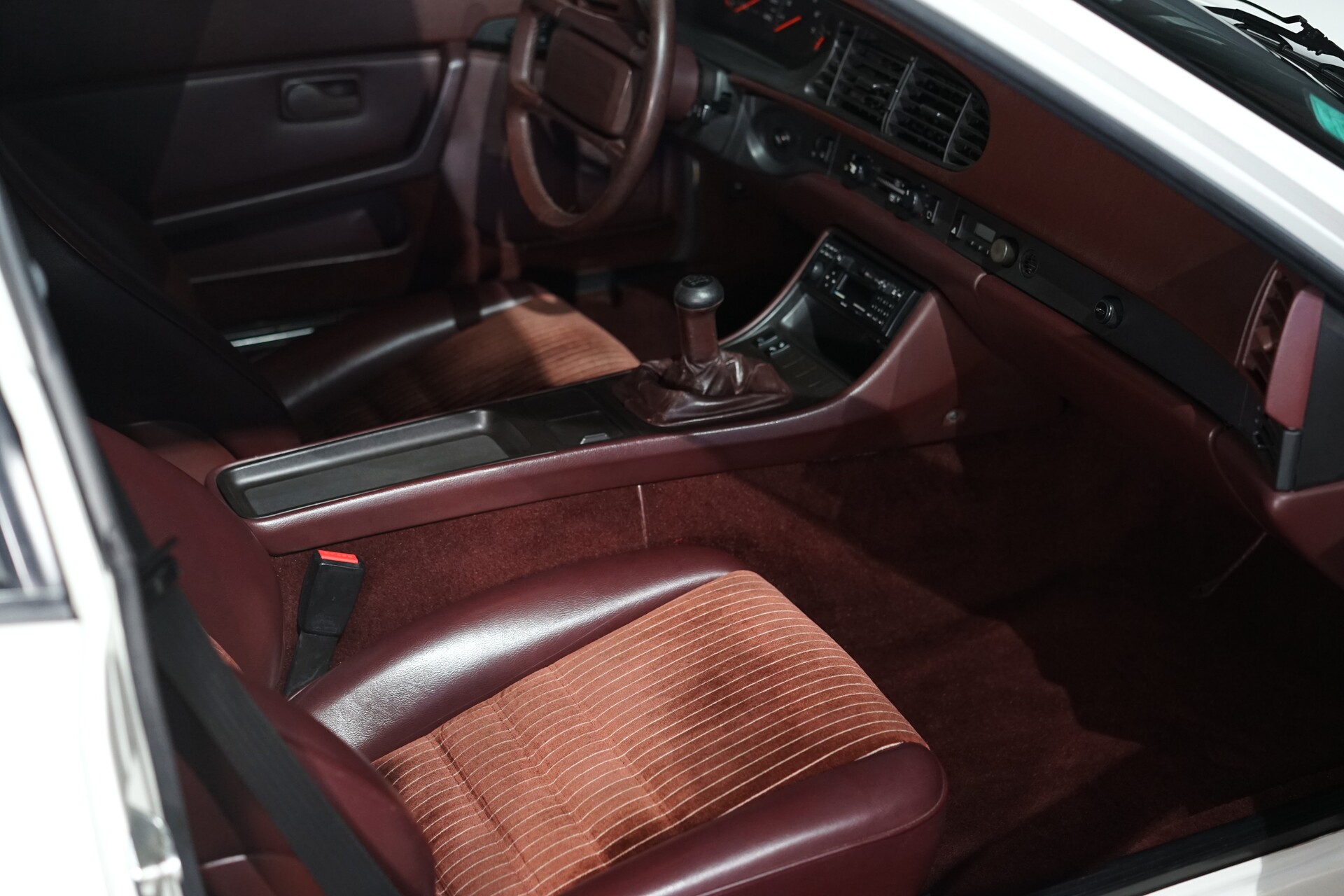 Porsche 944 S 2.5 - Photo 8847