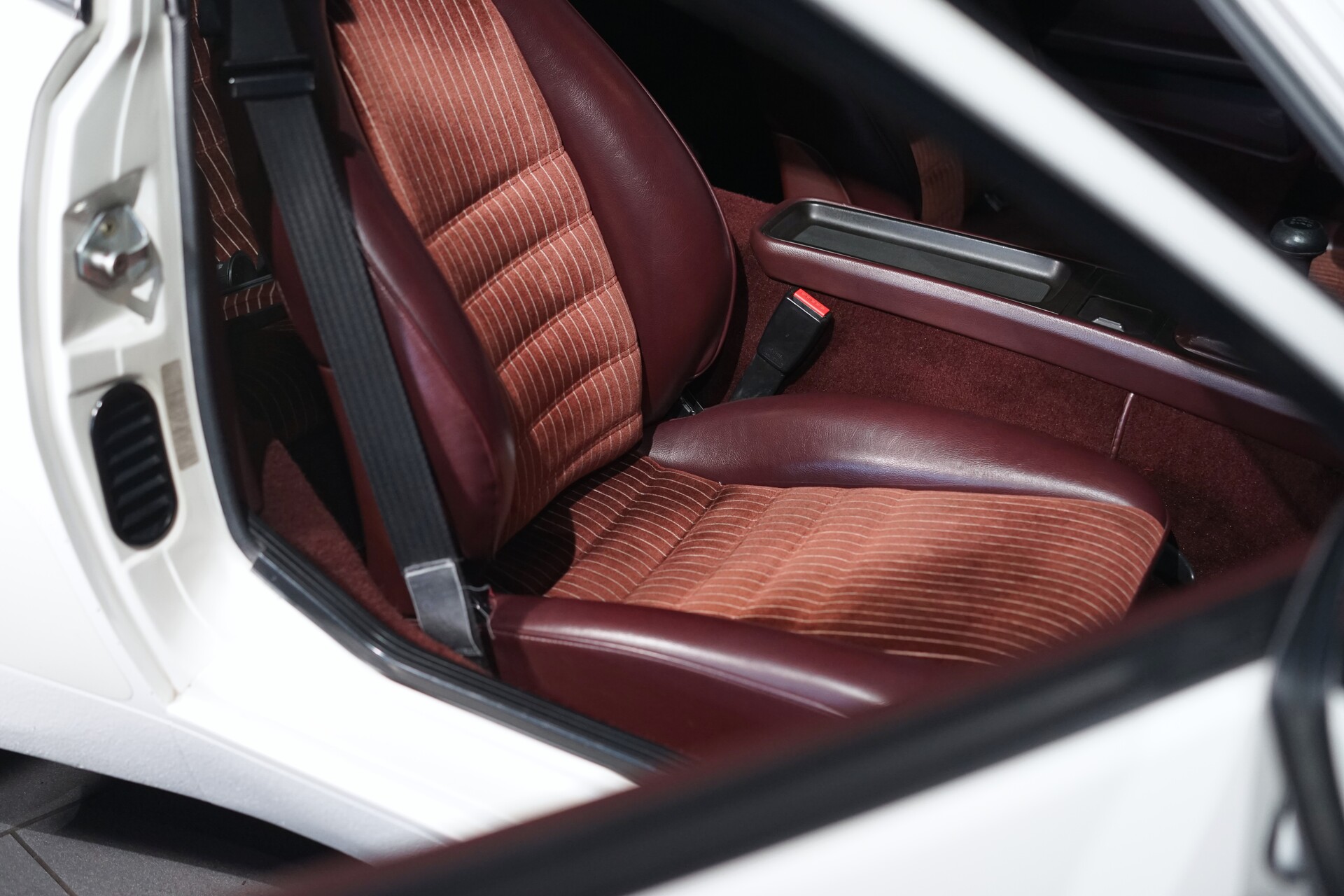 Porsche 944 S 2.5 - Photo 8848