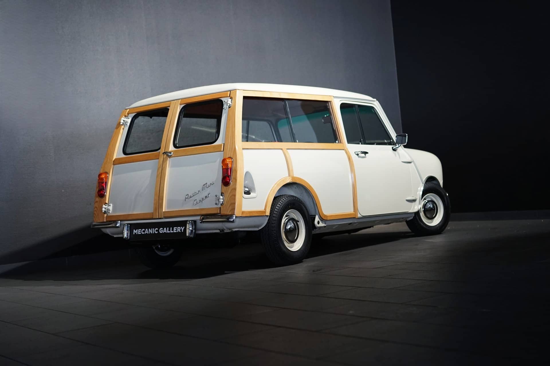 Austin Mini Countryman MkII - Photo 2