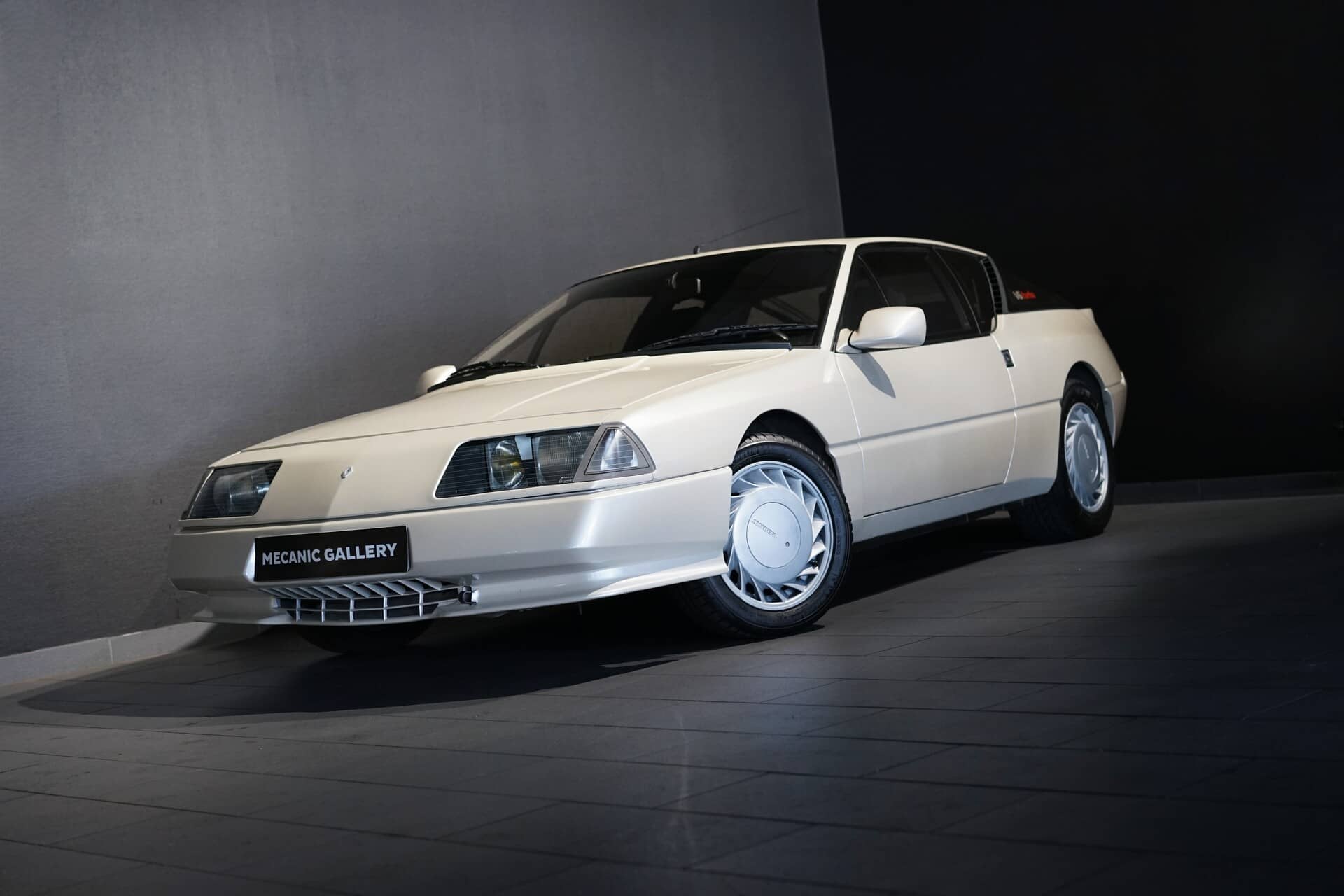 Alpine GTA V6 Turbo - Photo 1