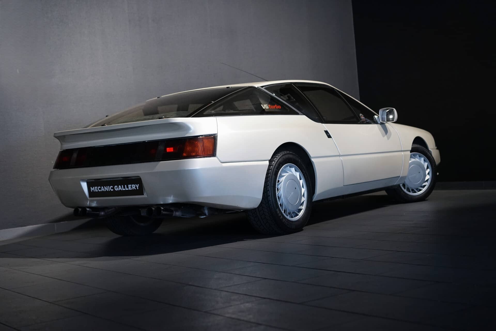Alpine GTA V6 Turbo - Photo 3